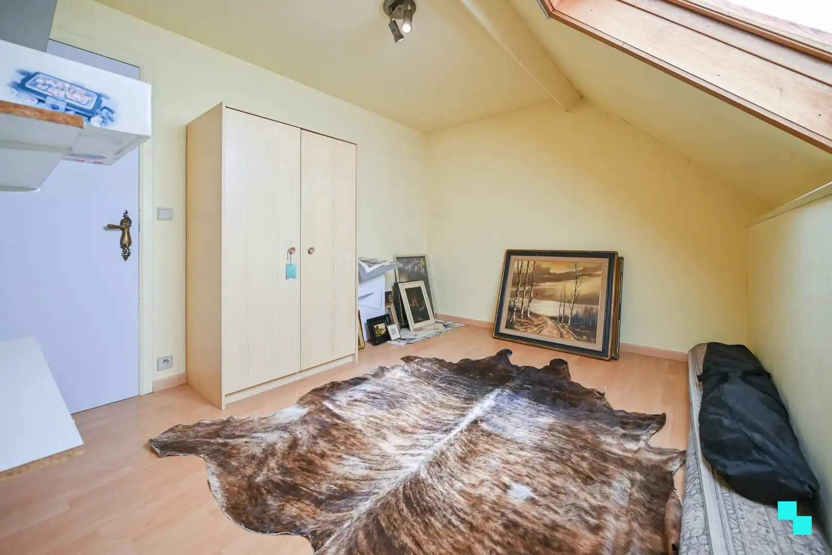 Zeer ruime woning met naastliggend interessant perceel te Izegem foto 28