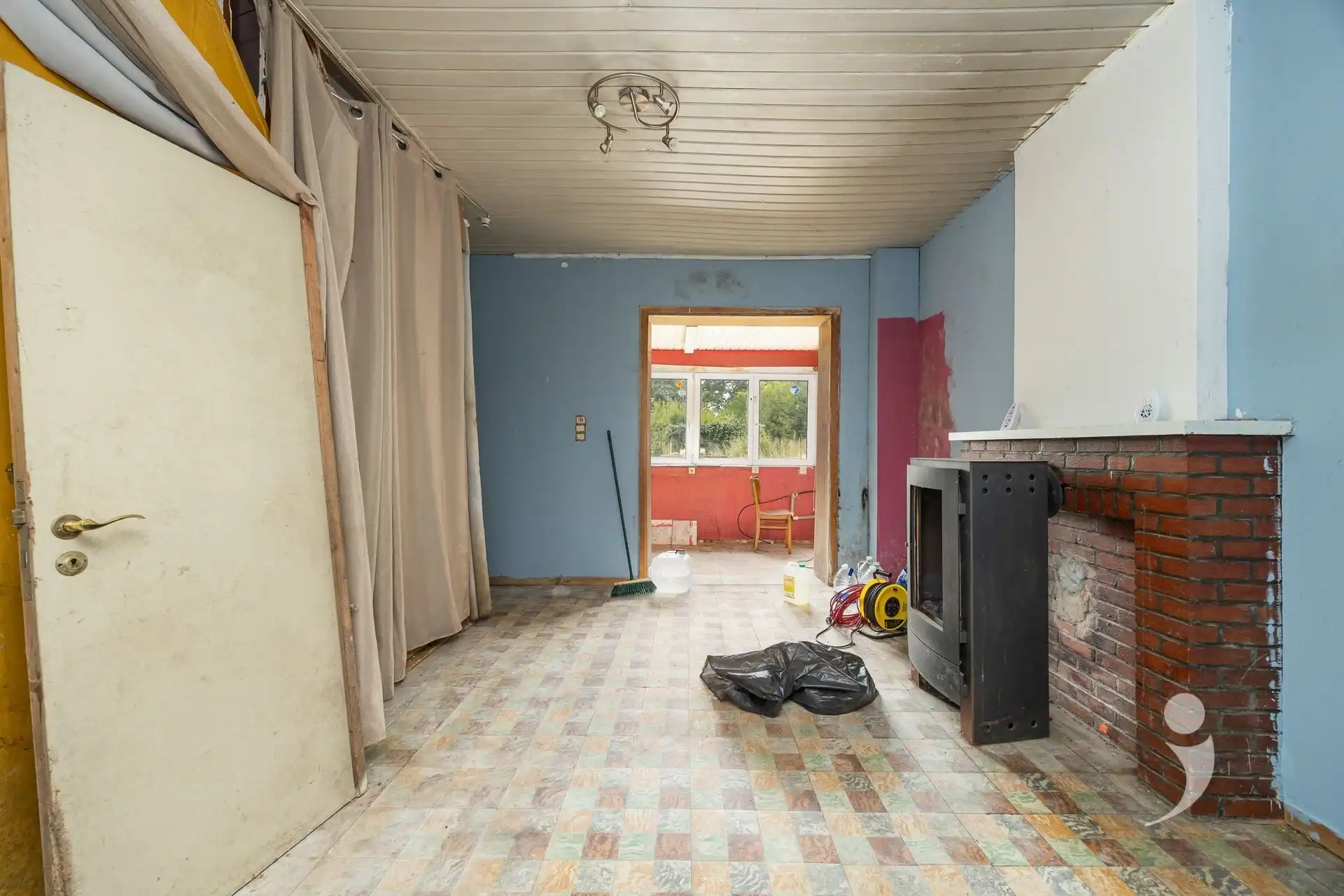 Te renoveren eengezinswoning met grote tuin foto 6