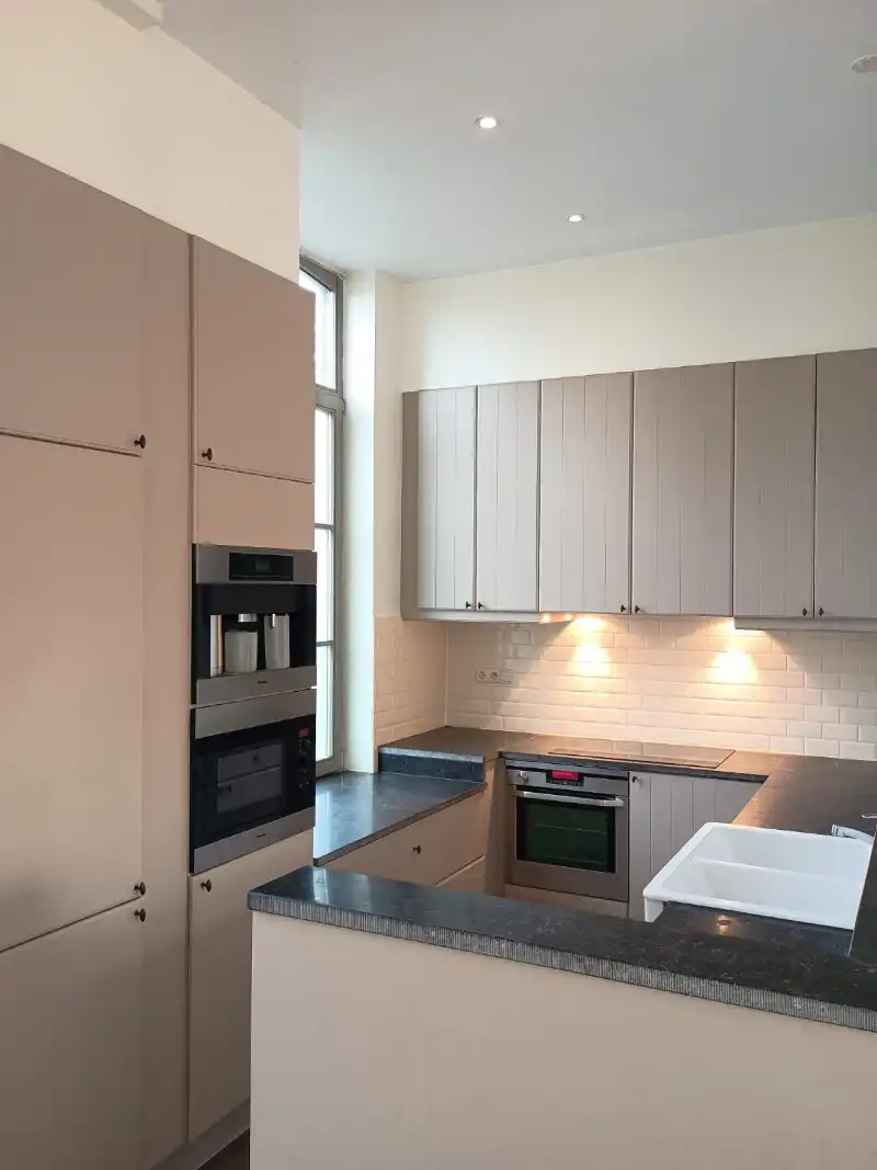 Mooie woning en gerestaureerd schoolgebouw foto 5