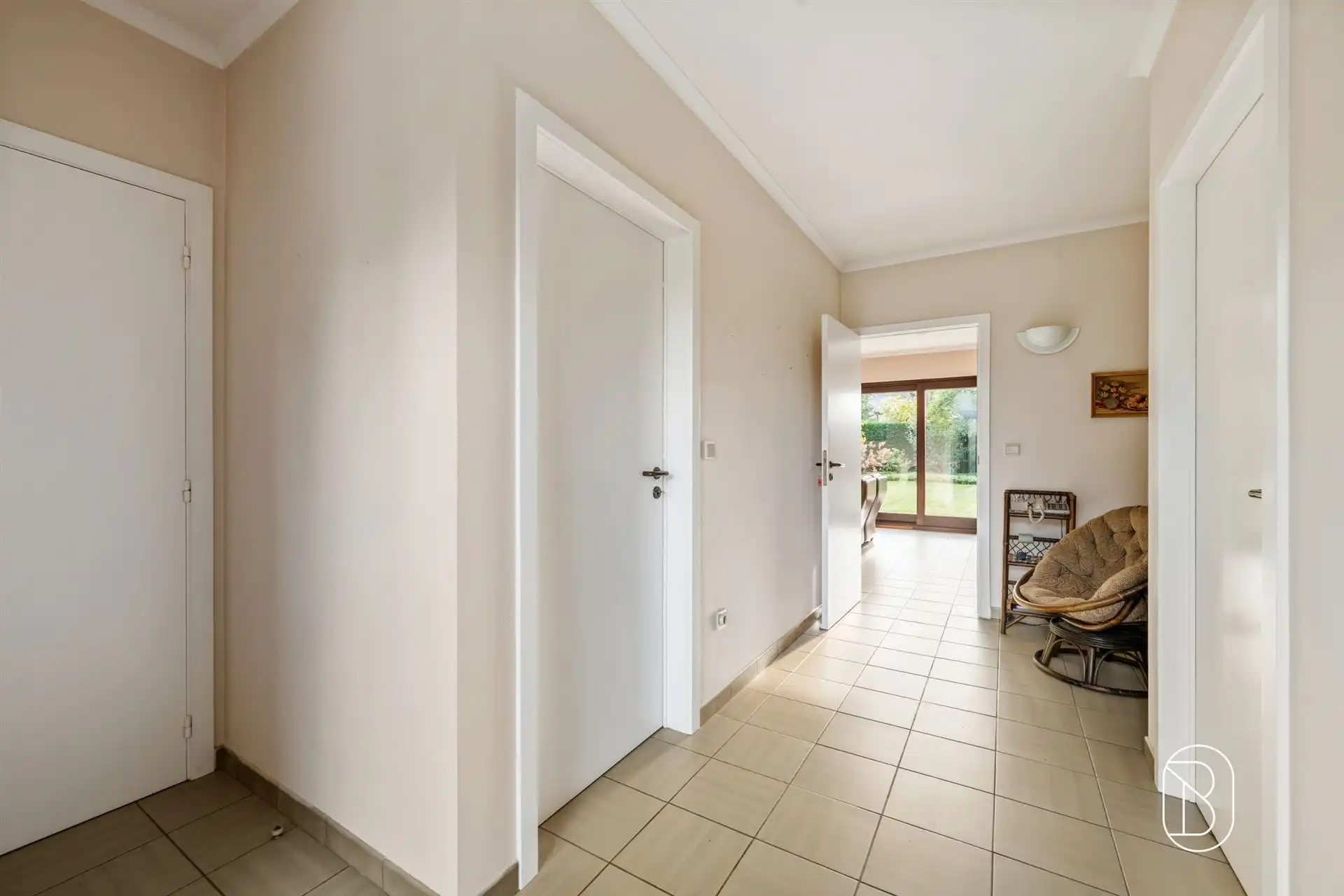 Rustig gelegen bungalow met ruime tuin foto 11