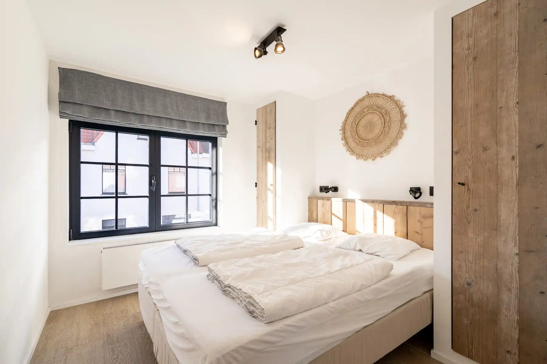 Instapklare, gemeubelde rijwoning met 5 slaapkamers en tuin – hartje Oud-Knokke foto 13