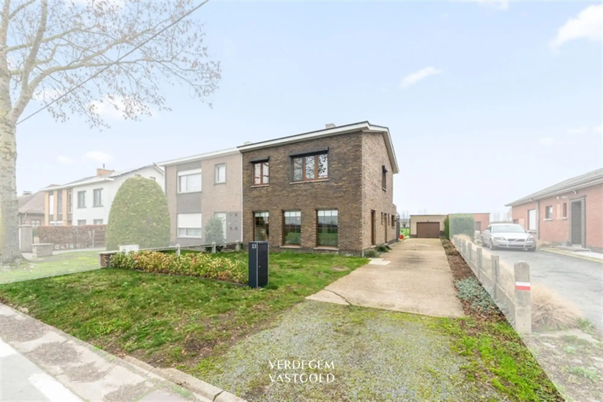 Ultra-gezellige woning met 3 slaapkamers, tuin, garage en atelier foto {{pictureIndex}}