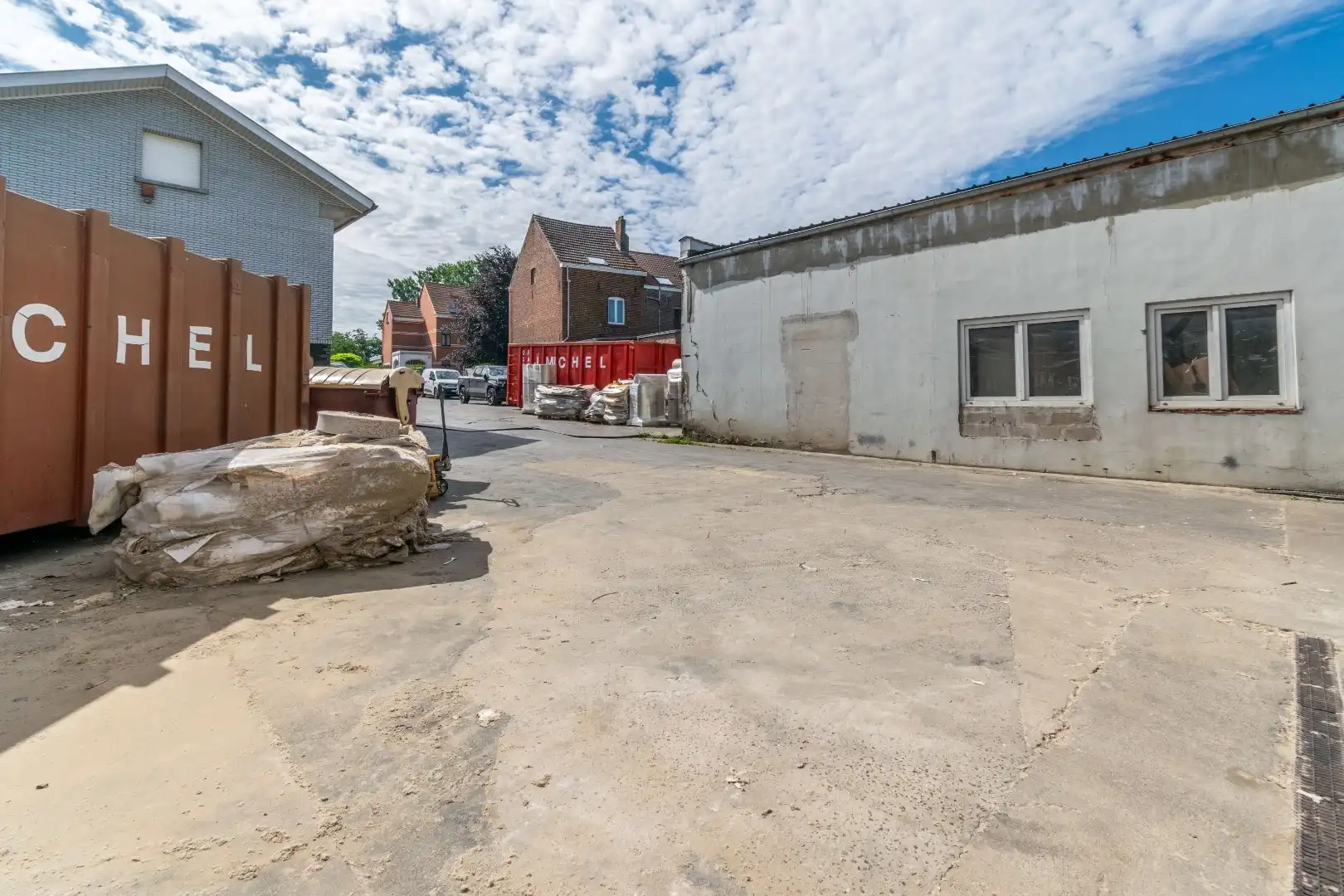 ZEER RUIME LOODS (3000m²) + WONING/BUREEL ! foto 16