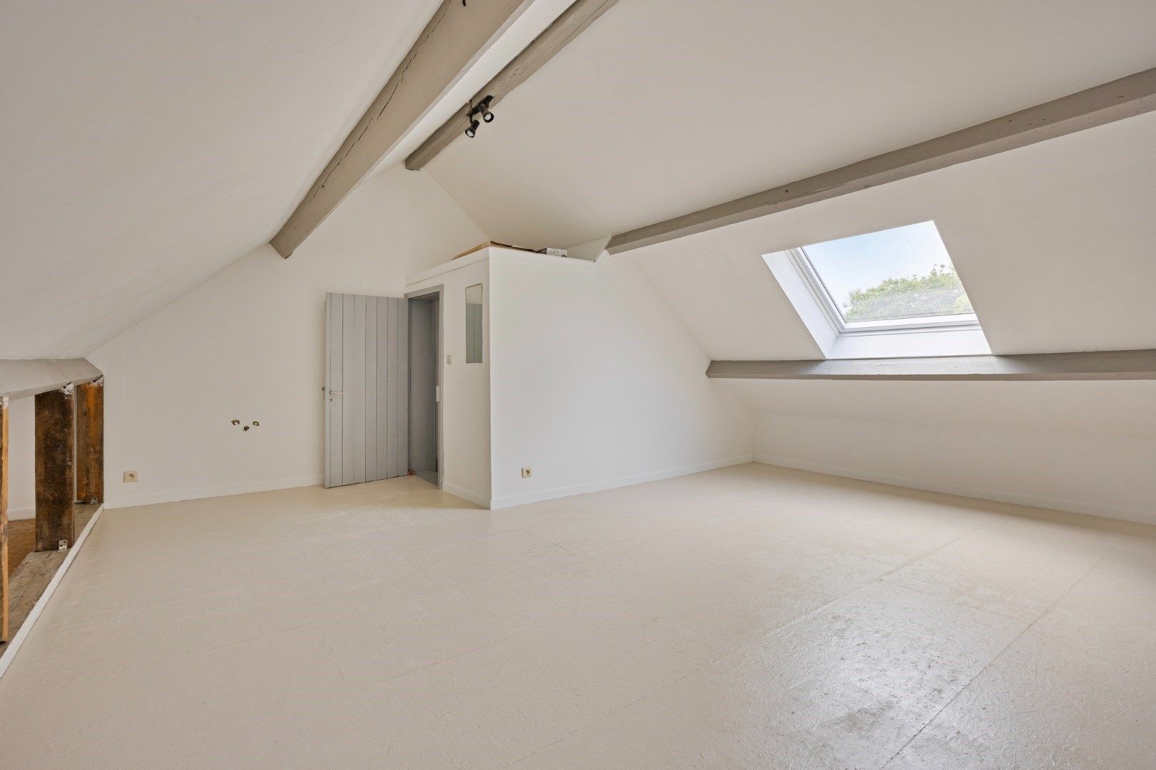 Woning met 3 slaapkamers, goede bereikbaarheid en veel winkels - EPC 188 kWh/m² - bewoonbare oppervlakte 140 m²  foto 22