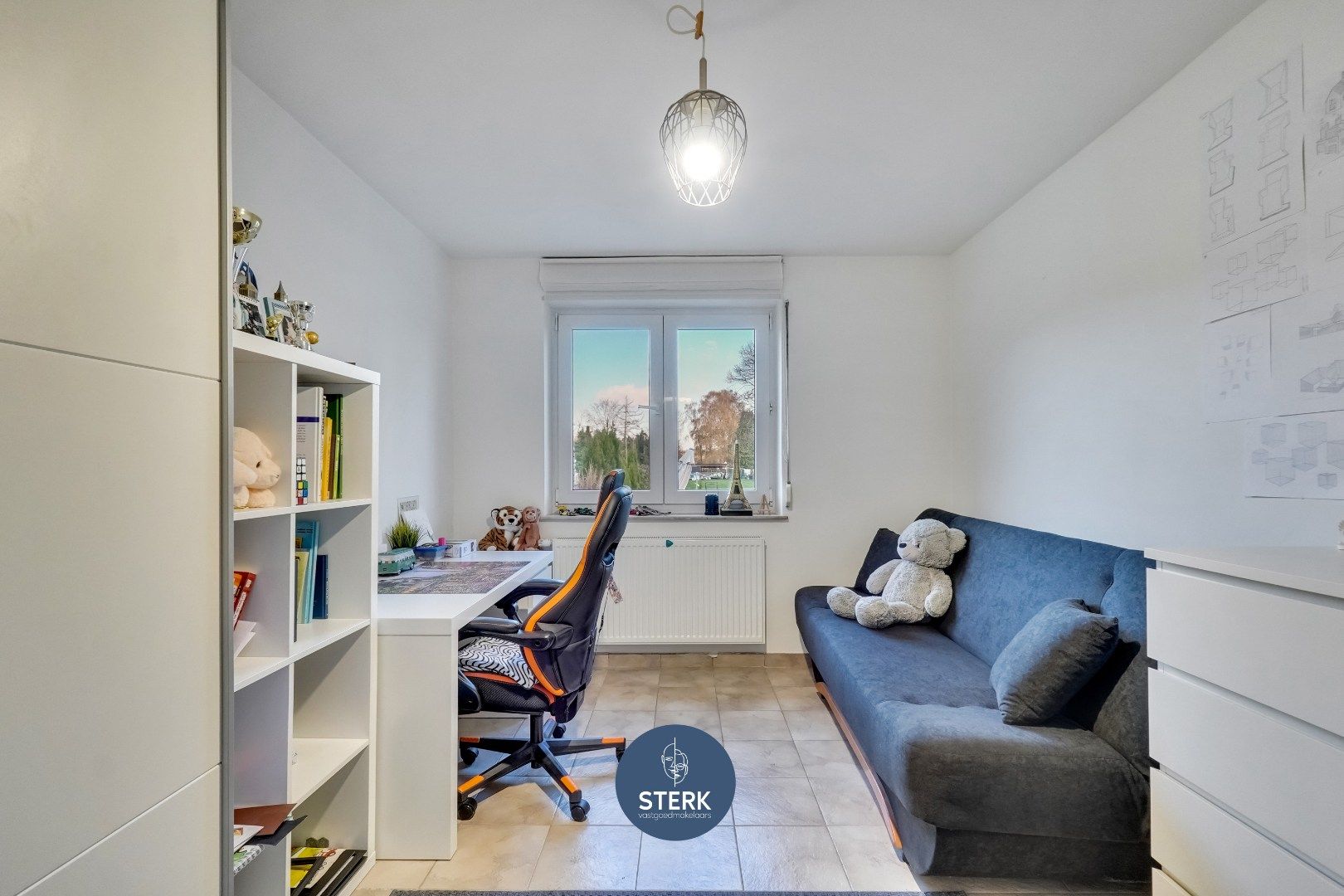 GELIJKVLOERSE WONING MET 4 SLPKS, 2 BADKAMERS EN GROTE TUIN TE ZUTENDAAL !  foto 13