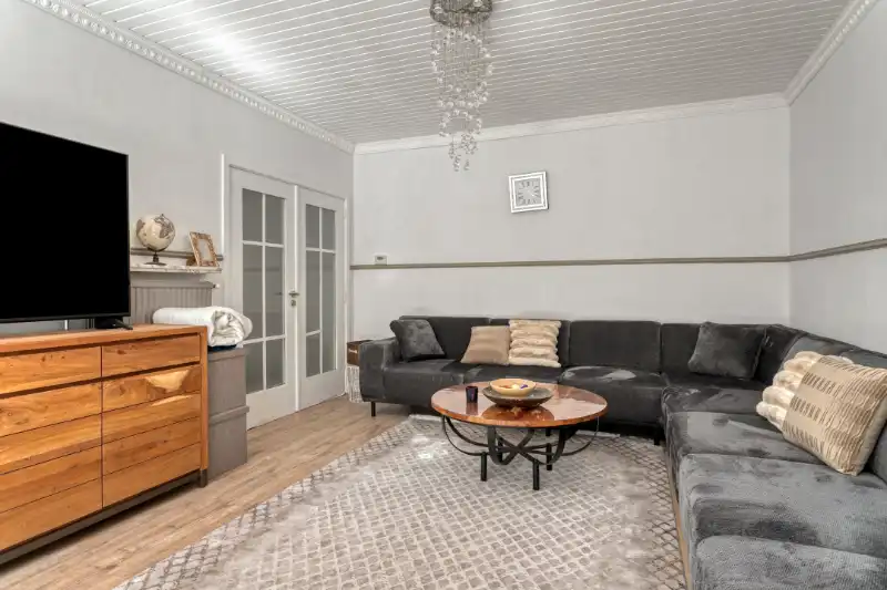 instapklare woning met tuin in een rustige straat te Gent foto 2