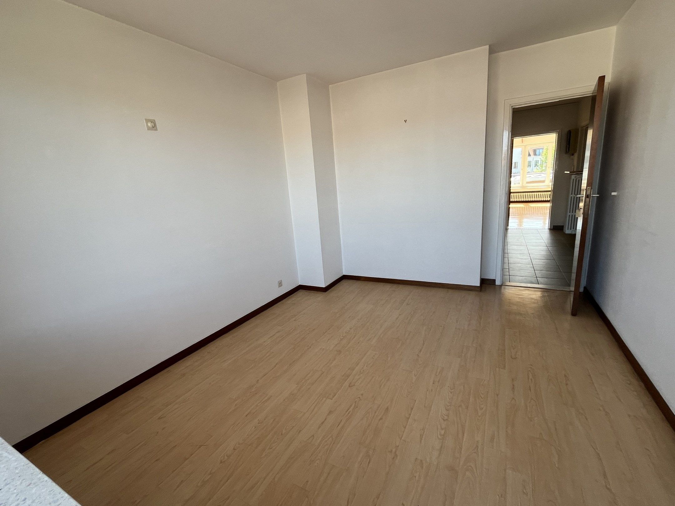 Te renoveren appartement genietend van open zichten, vlakbij het centrum van Knokke. foto 18