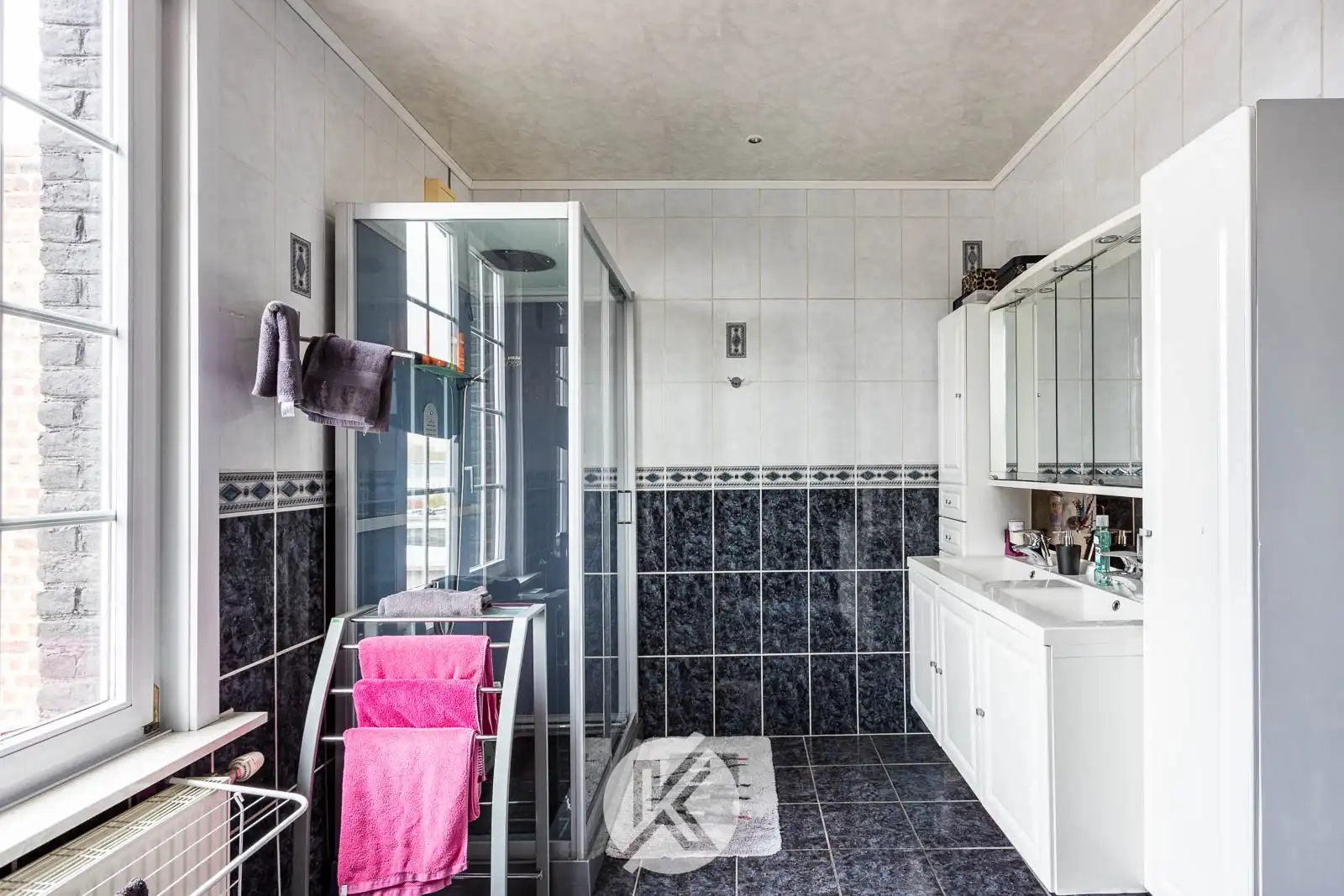 Charmante, instapklare woning met garage foto 12