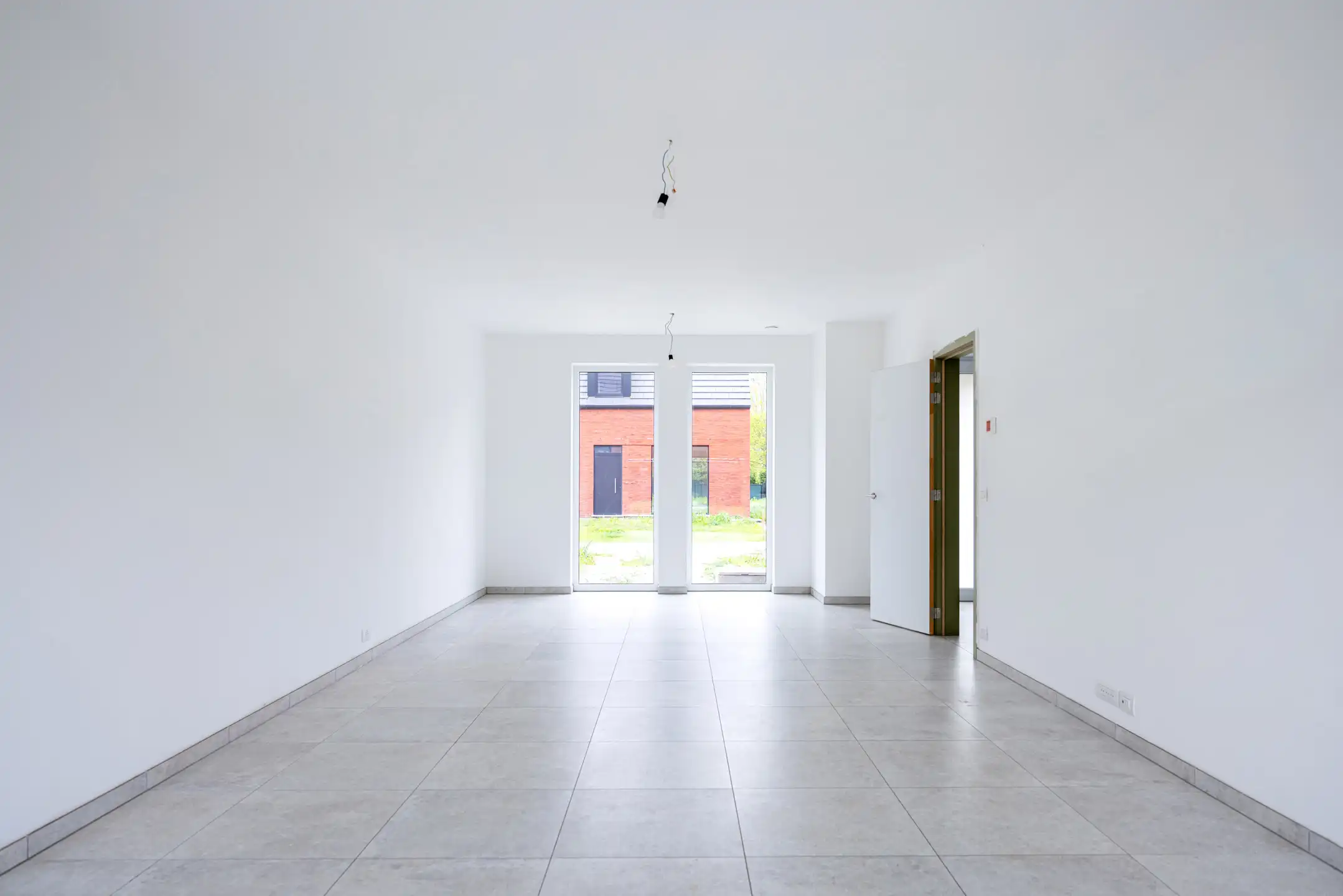 Halfopen woning met ruime tuin op rustige locatie foto 7