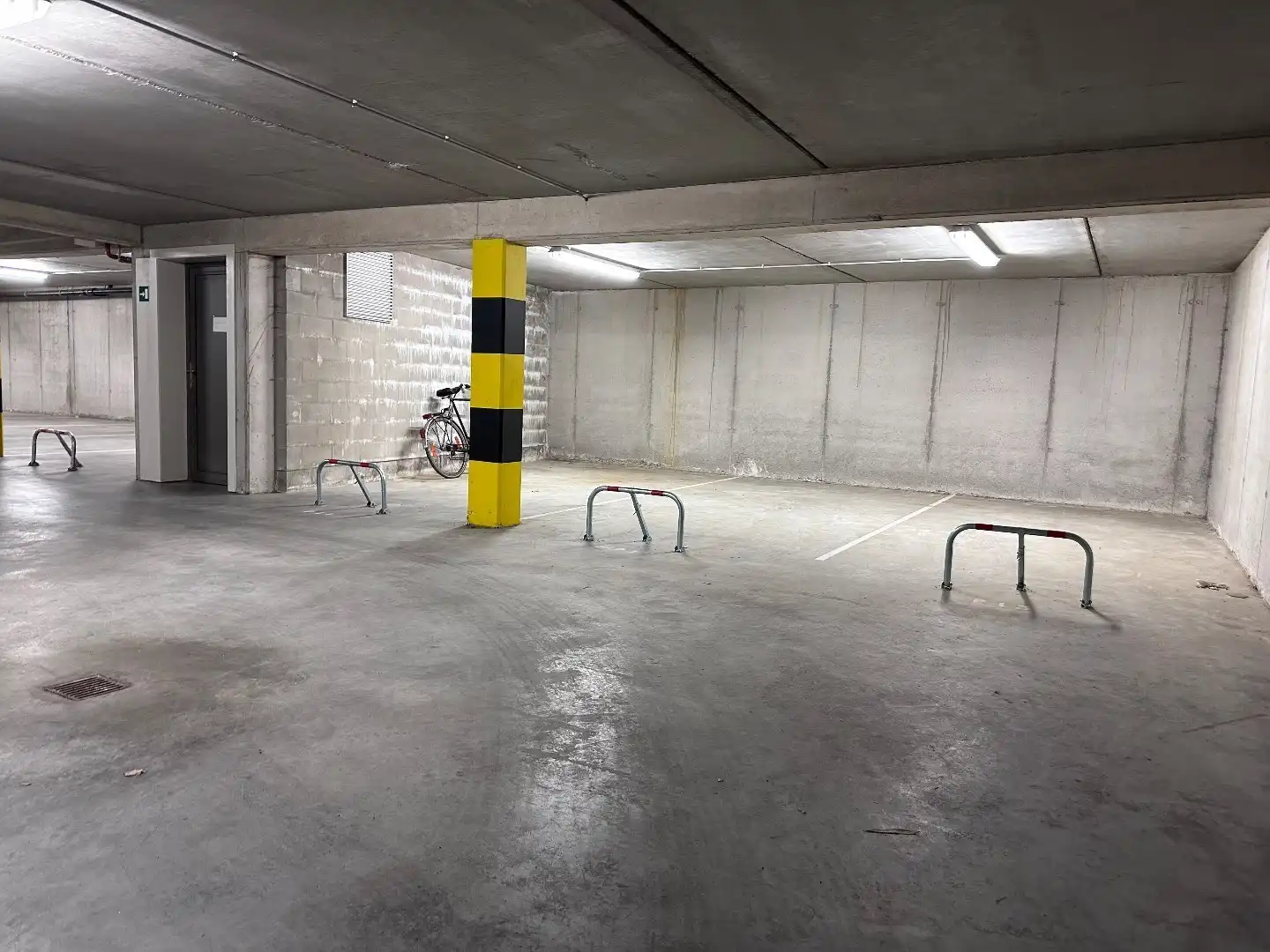 Ondergrondse parkeerplaats in centrum Gistel  foto 13
