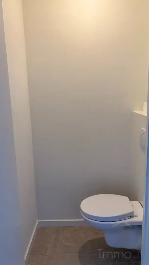 Gerenoveerd app. Met 3 slaapkamers en terras. foto 8