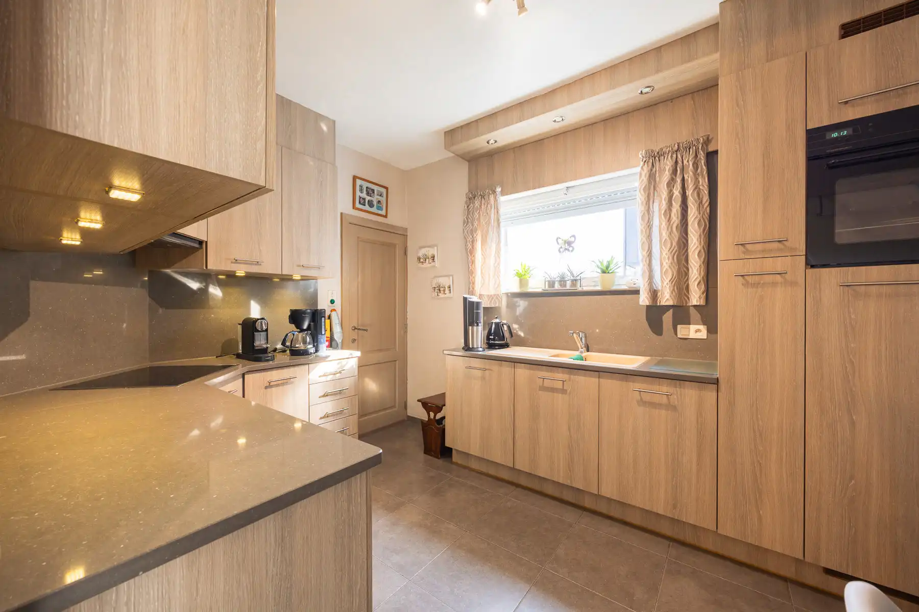 Charmante, uitmuntend onderhouden woning op een ruim perceel foto 10