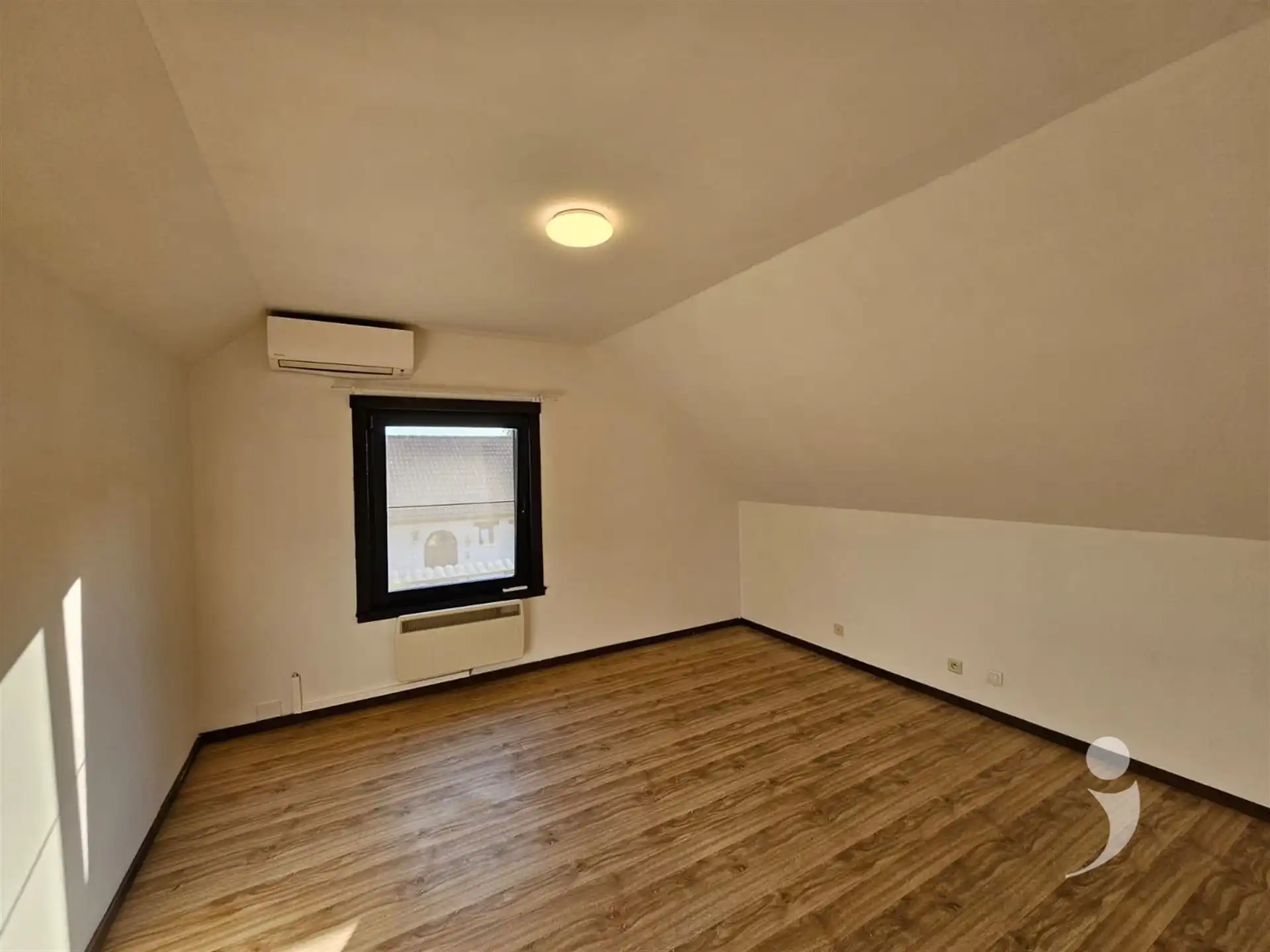 huis met tuin  foto 18