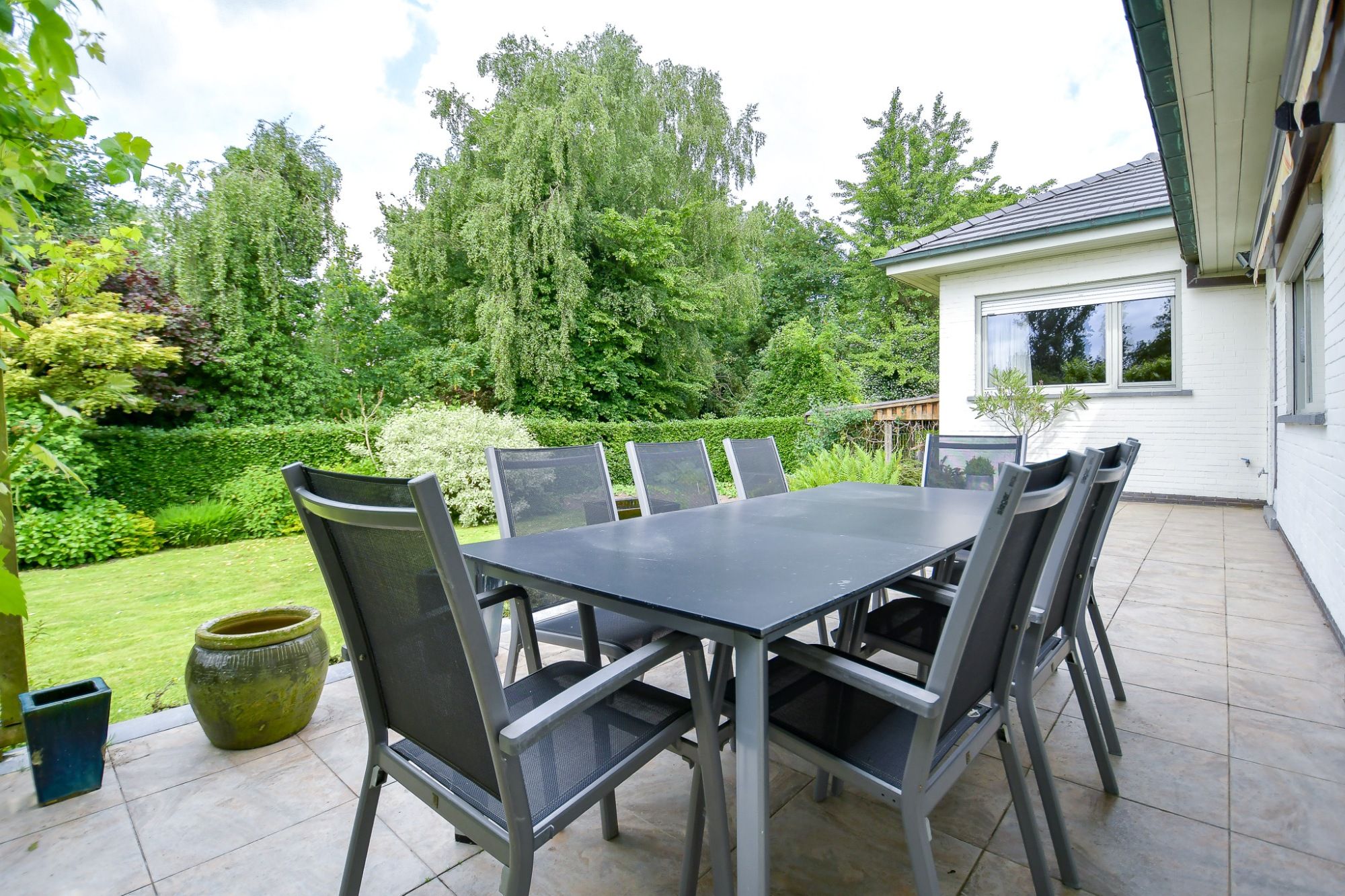 Goed onderhouden statige woning op een perceel van 970m² foto 5