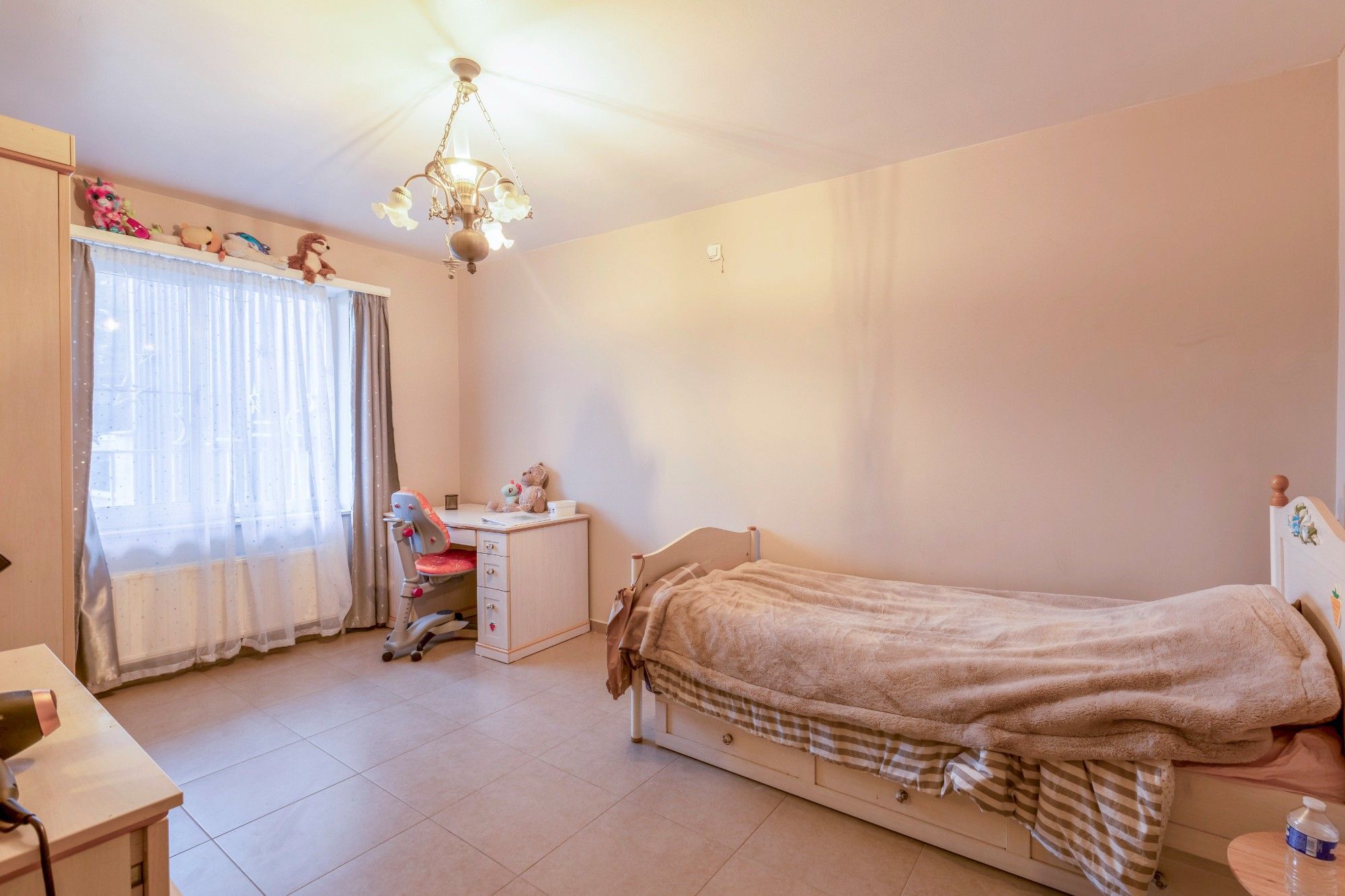 Centraal gelegen appartement met 2 slaapkamers, terras én garage foto 3