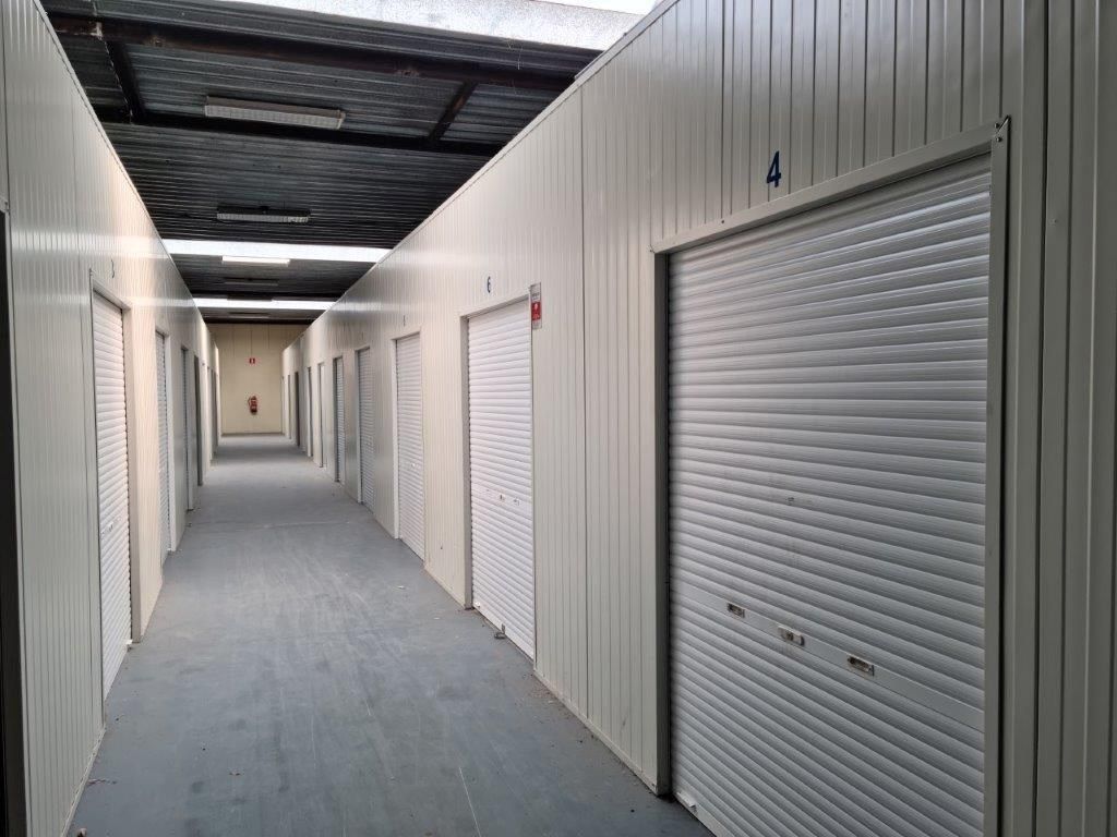 Selfstore Boxen, 25 m², parking op terrein, nabij E-313 foto 5