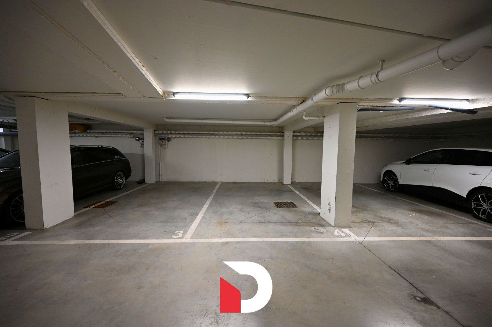 Instapklaar appartement met 2 slk label A en ruim terras centrum Brugge foto 17