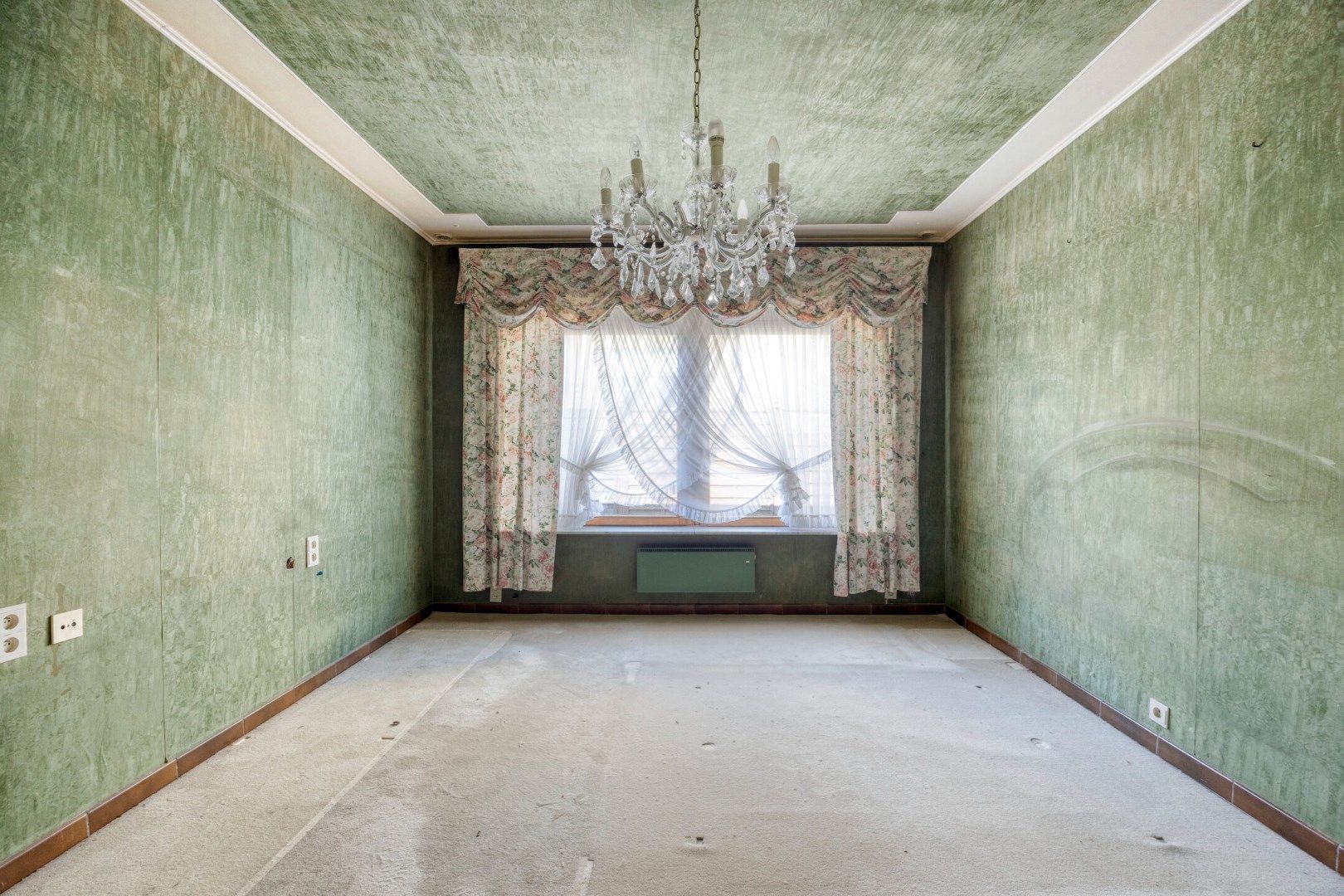 BUNGALOW – 2/4 kamers, garage & kelders – 1650 BEERSEL foto 11