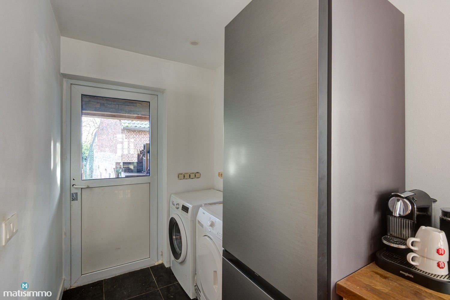 GROTENDEELS GERENOVEERDE GEZINSWONING MET ZUIDGERICHTE TUIN IN MILLEN foto 11