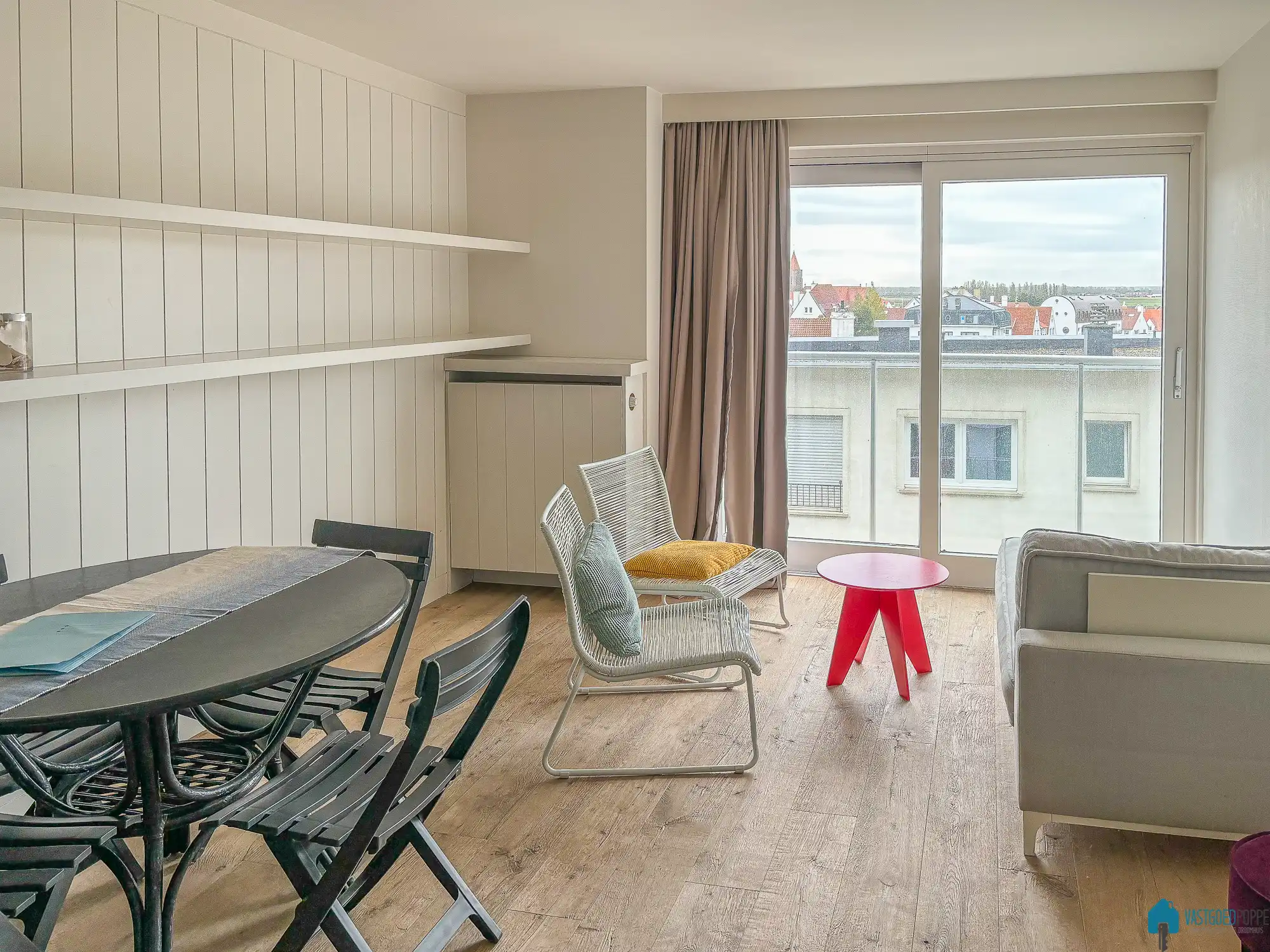 Lichtrijke gerenoveerde 1-slaapkamerappartement - uitstekend gelegen foto 2