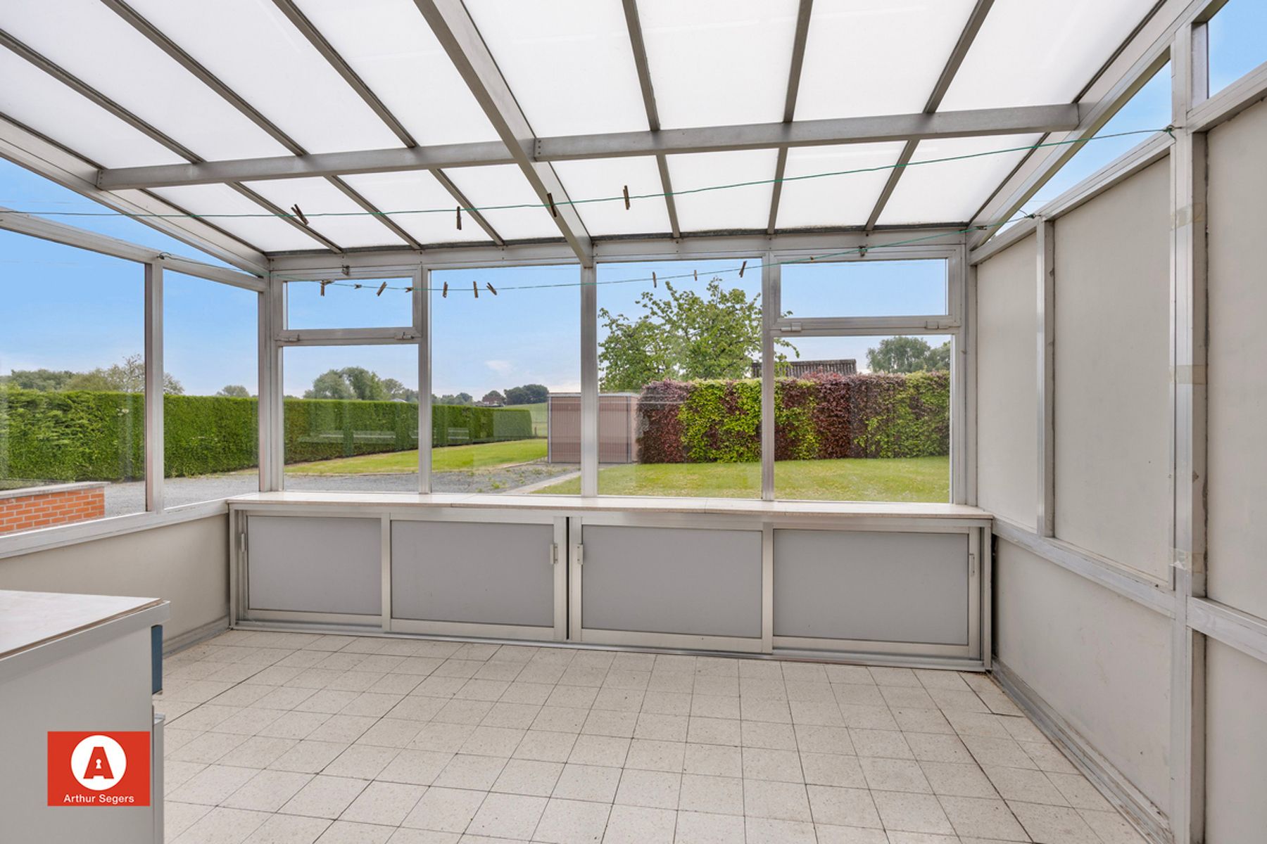 Te renoveren bungalow op rustige locatie foto 17