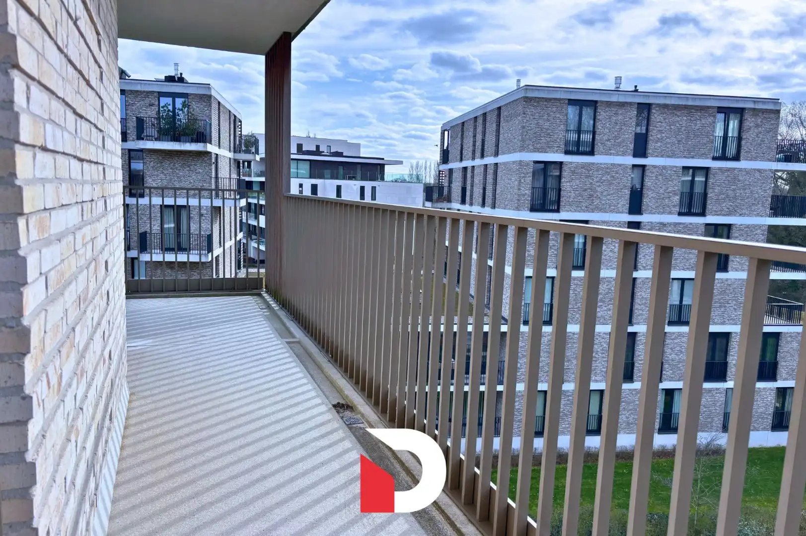 Recent appartement met 2 slaapkamers en zeer aangenaam hoekterras foto 8