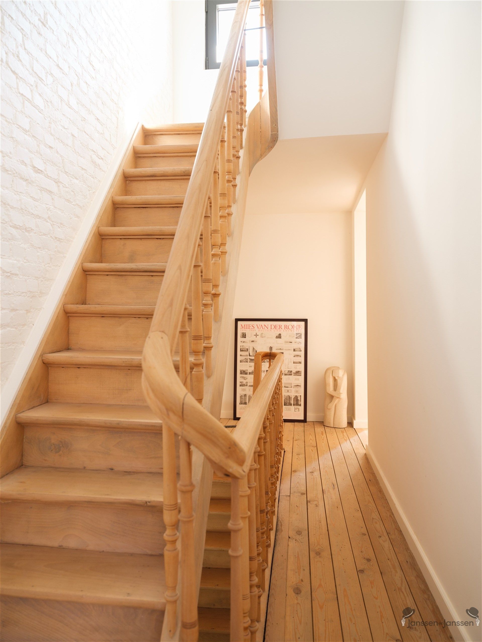 Charmant gerenoveerde woning met zonnige groene tuin foto 15