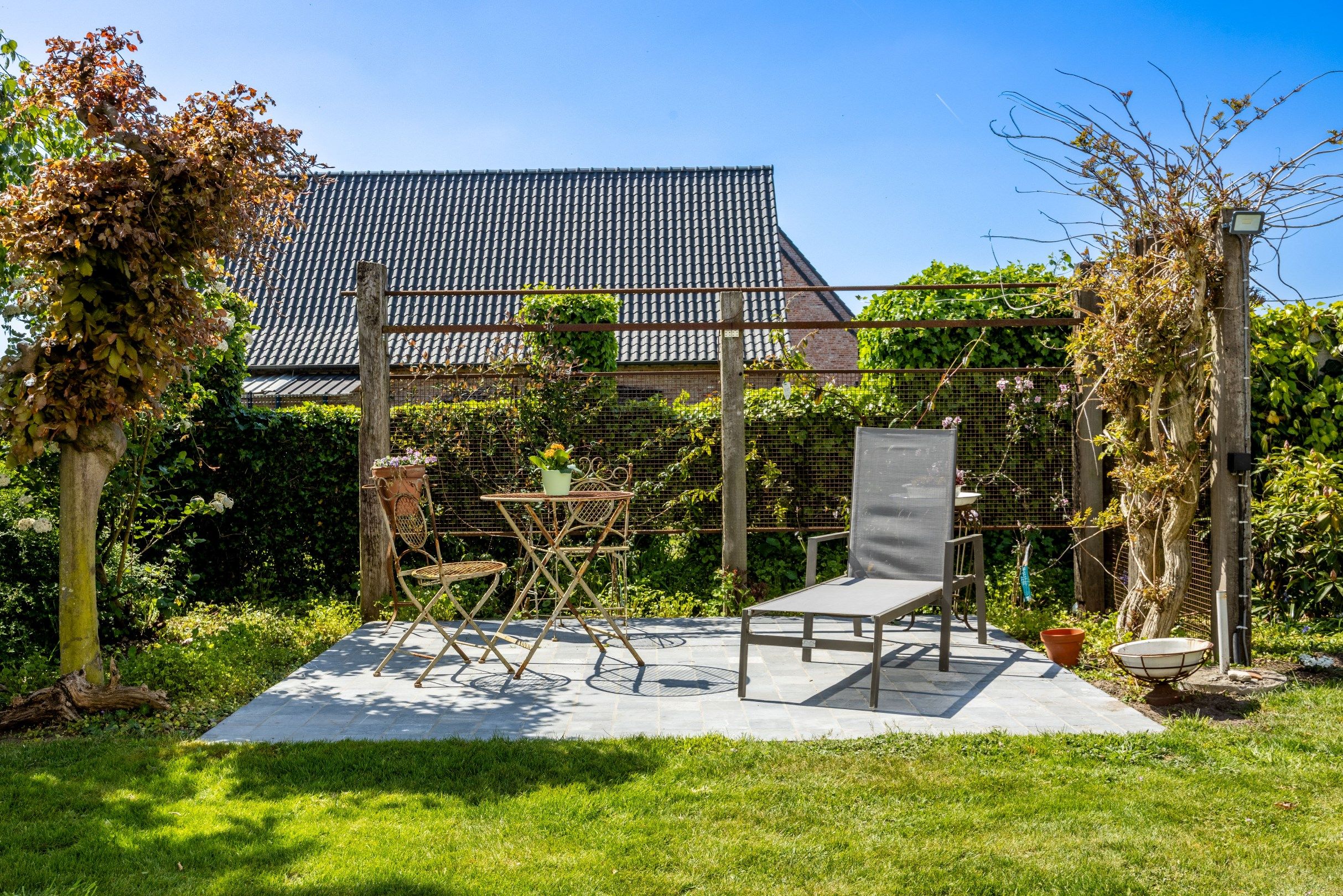 CHARME LANDHUIS  GELEGEN OP 1534 M² foto 26