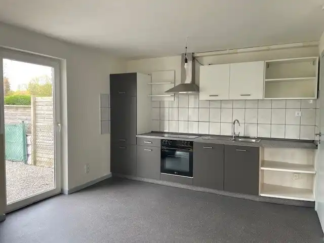 Gelijkvloers appartement met twee slaapkamers en garage foto 4