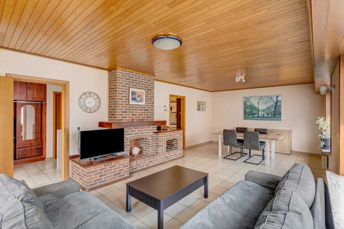 Gigantische, oerdegelijke woning met 4+ slpk., oprit, garage en west-tuin foto 4