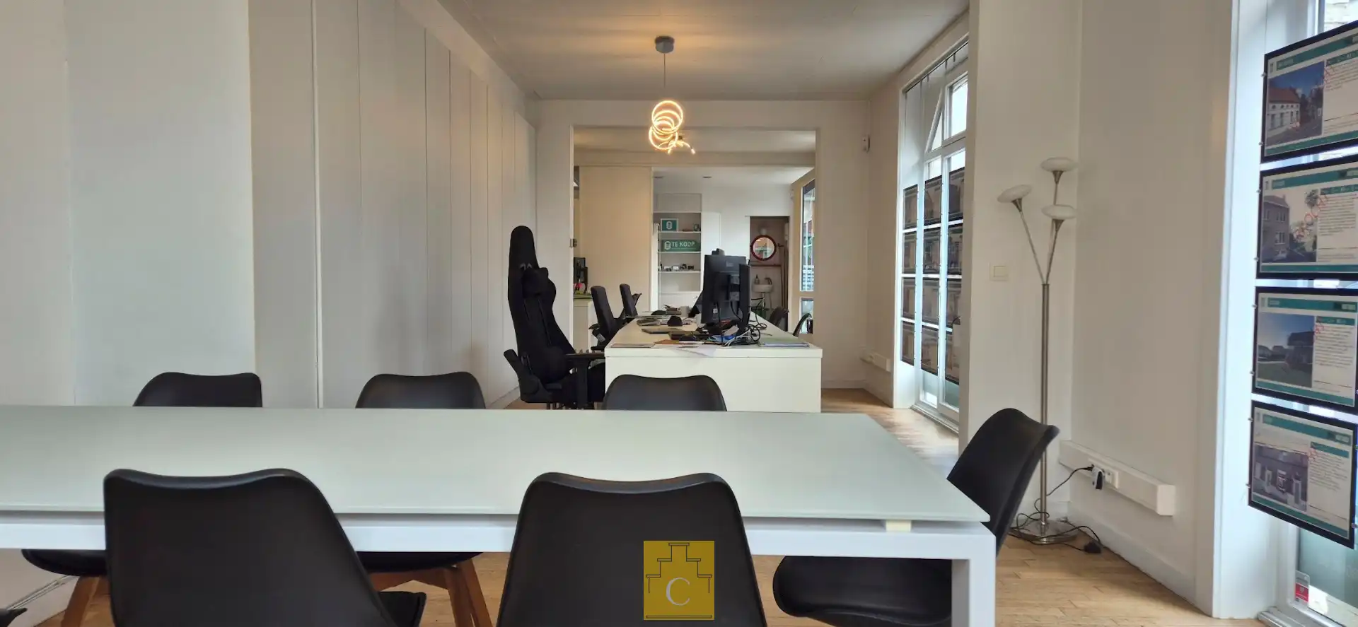 karaktervol handelspand met woonst en parking voor 2 wagens op toplocatie in Brugge (Kristus Koning) foto 4