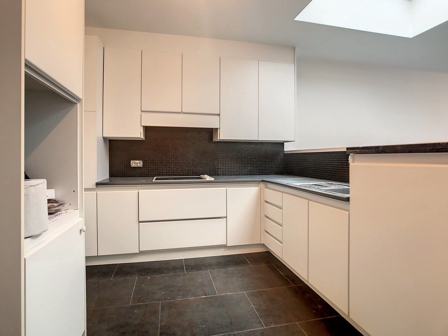 Instapklare en gezellige woning met tuin in het centrum van Roeselare foto 3