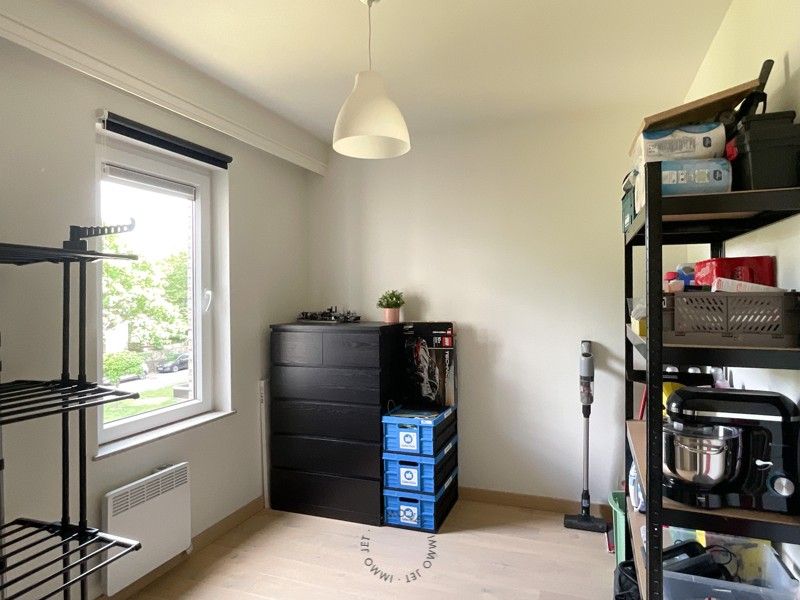 Volledig vernieuwd instapklaar appartement met autostaanplaats in hartje Beveren foto 15