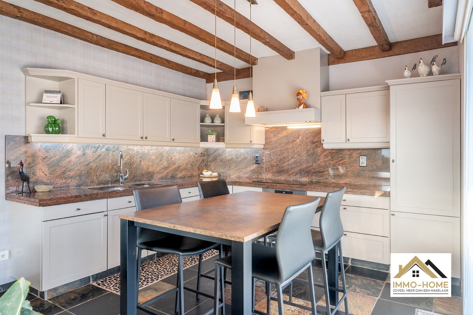 Vrijstaande woning met ruime tuin en open zicht!  foto 9