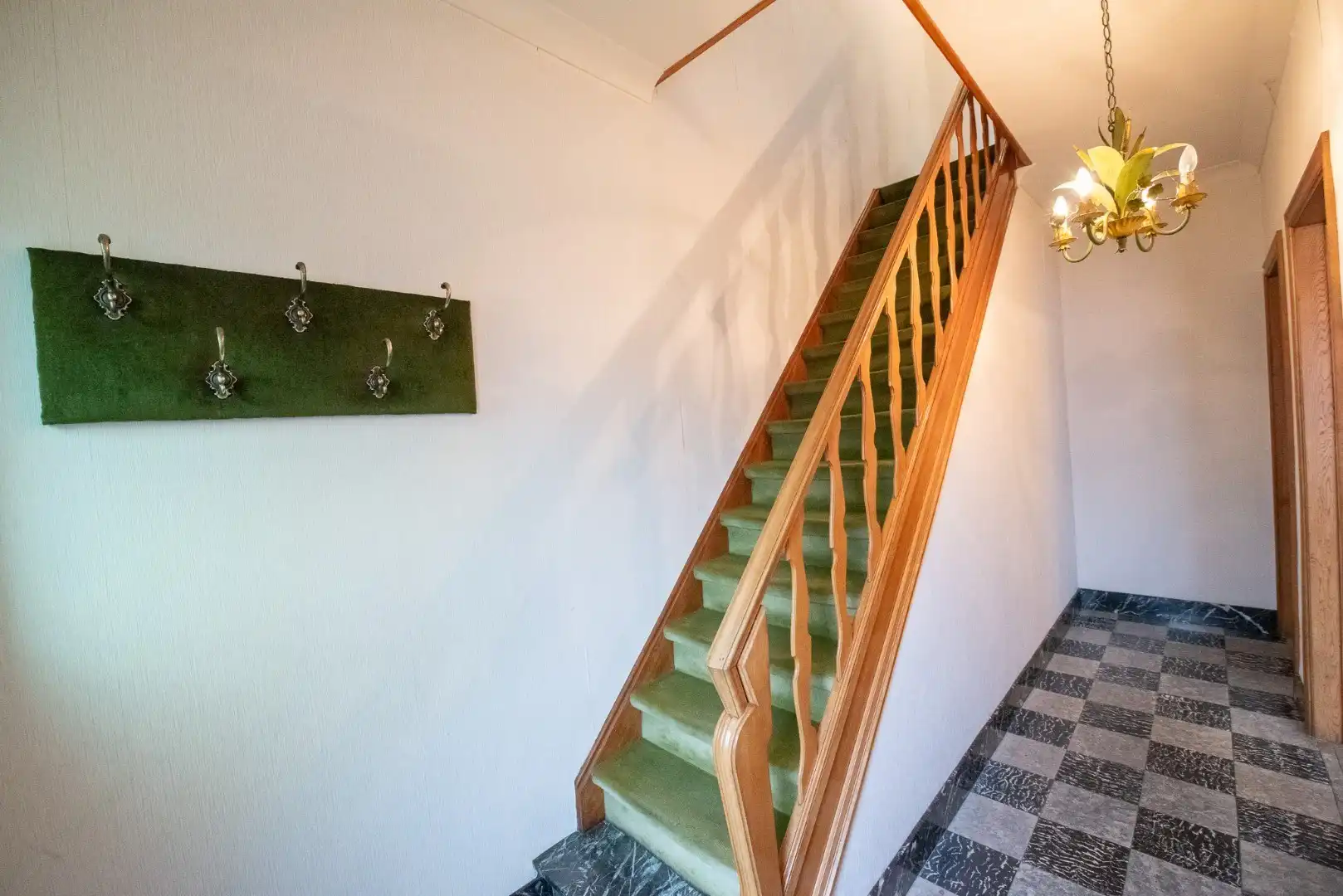 🎉 OPENDEUR zaterdag 13/06 🎉  Iedereen welkom van 10u30 t.e.m. 11u30! Te koop in Waregem – Halfopen bebouwing met renovatiepotentieel! foto 9