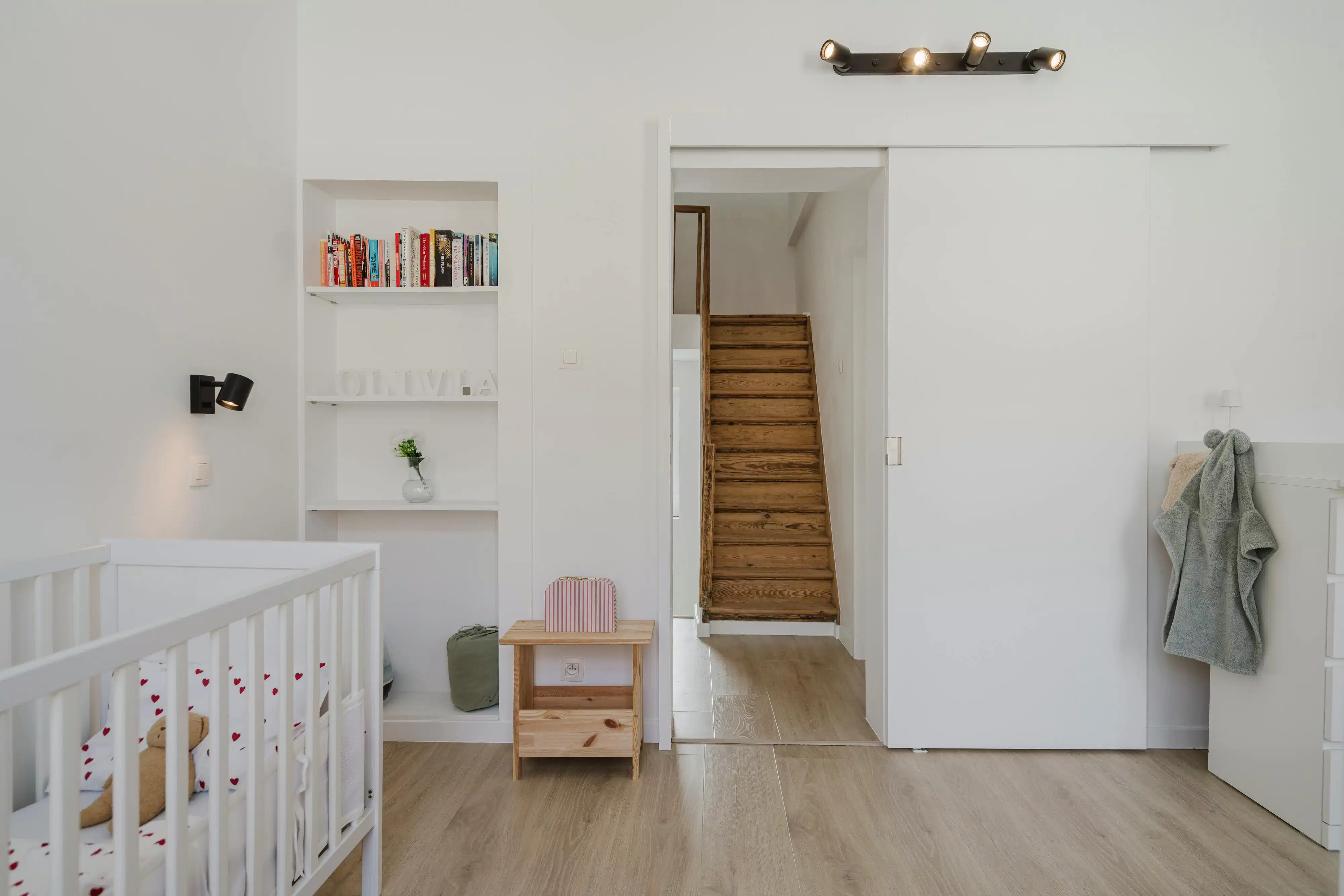 Instapklare woning te koop in Heule, nabij centrum Kortrijk! foto 14