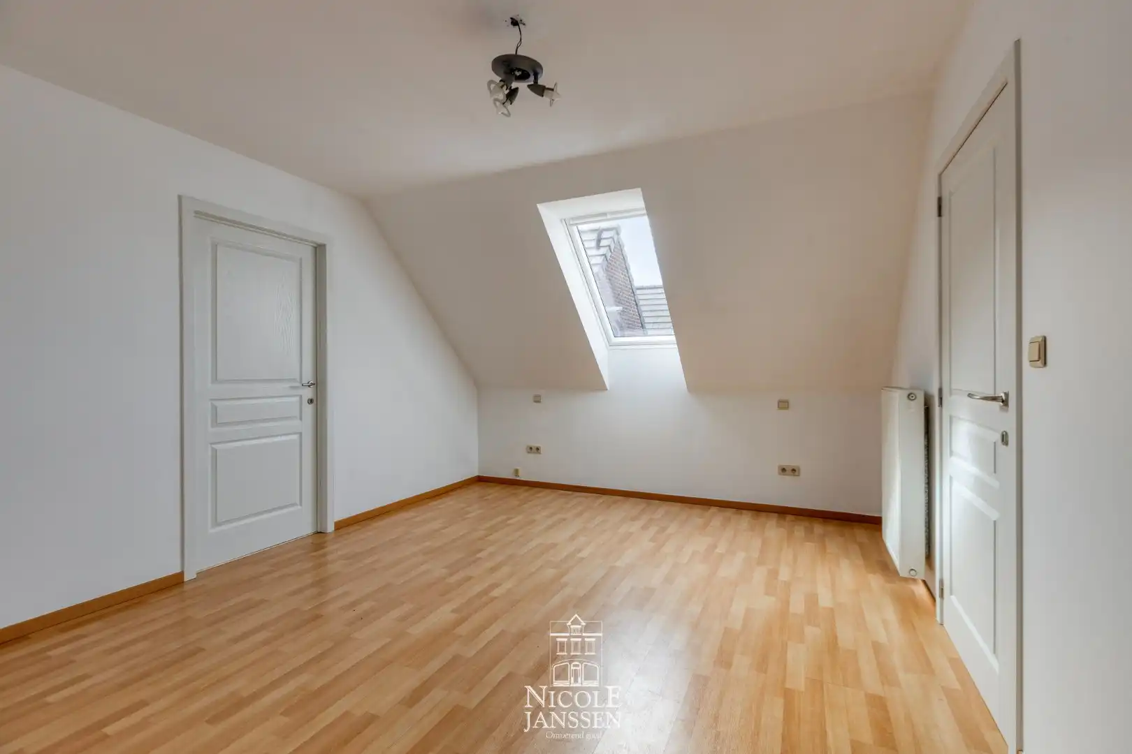 Zeer ruim appartement foto 20