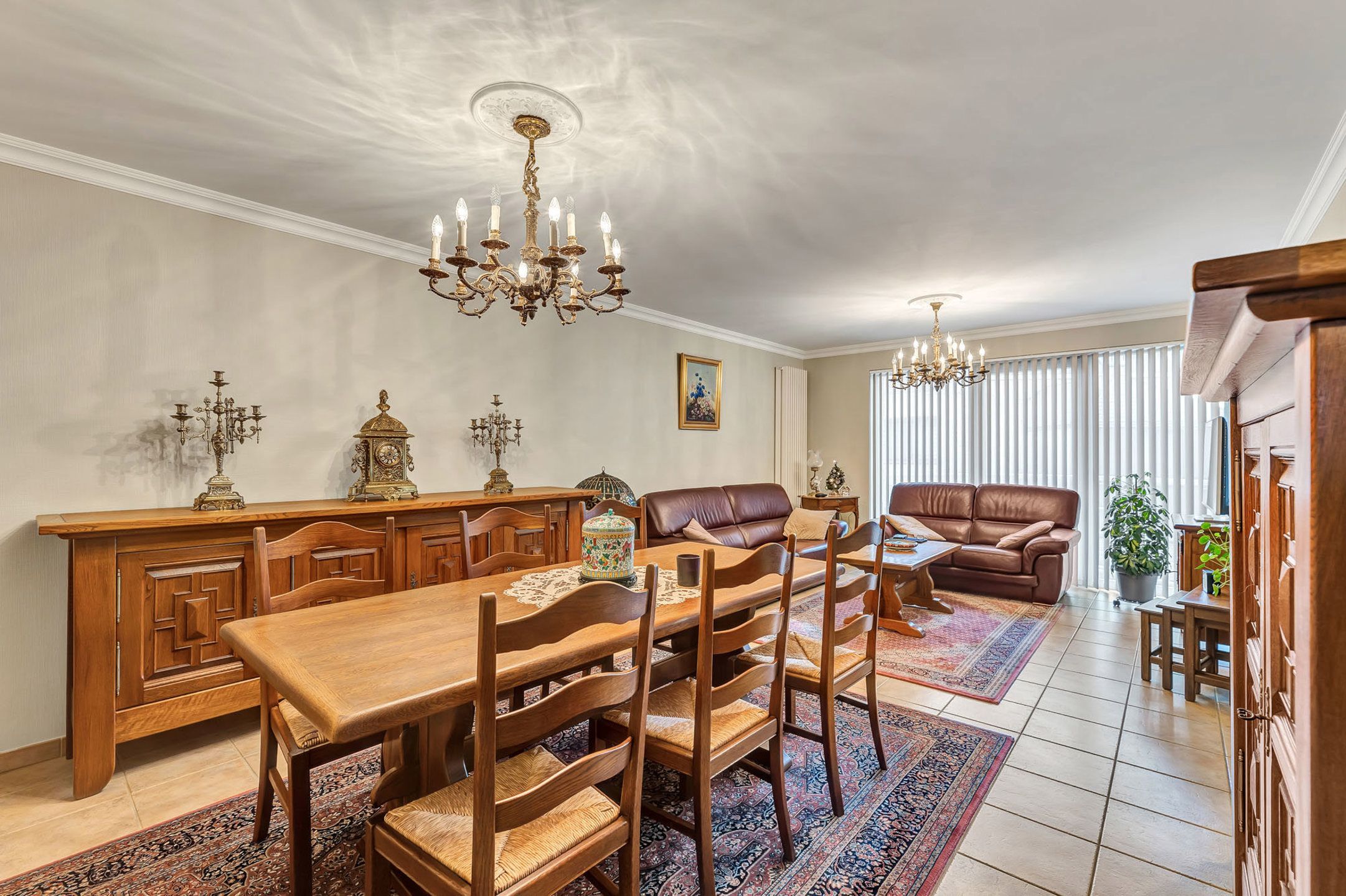 Instapklaar appartement met ruime garage foto 3