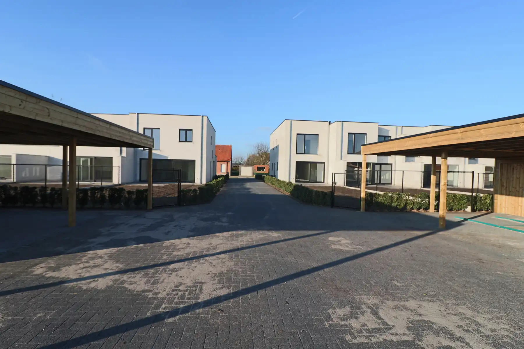 Halfopen woning met 3 slaapkamers en carport/fietsenberging op perceel van ca 320m² foto 30