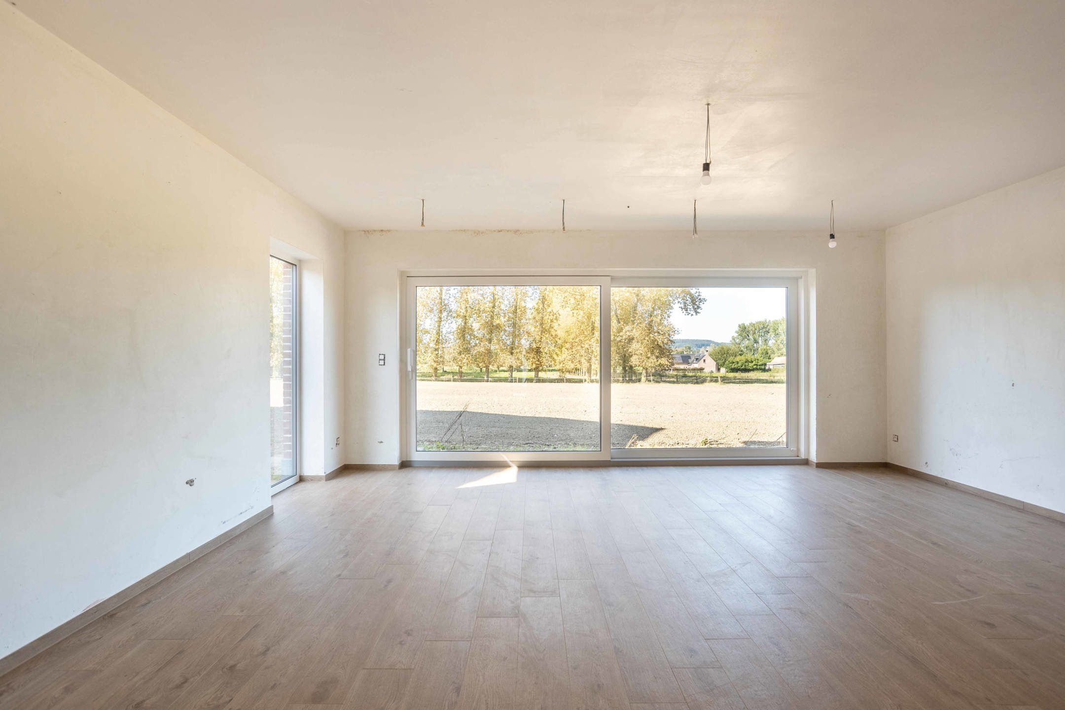 Prachtige nieuwbouwwoning omringd door groen en natuur. foto 5