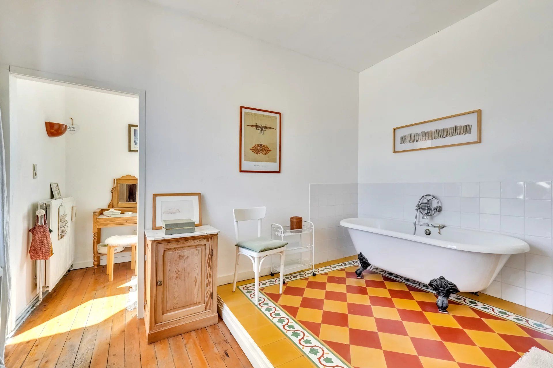 Karaktervolle woning met zwembad en ingerichte leefzolder foto 16