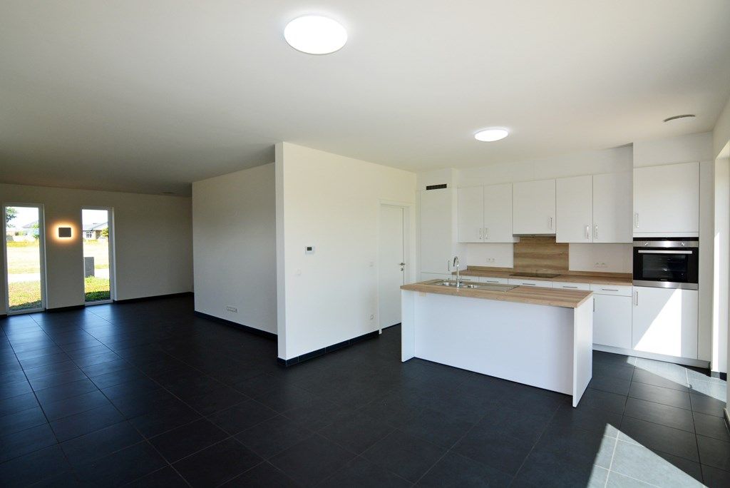 Halfvrijstaande nieuwbouwwoning met 3 slpks en dressing op perceel van 4a 88ca. foto 6