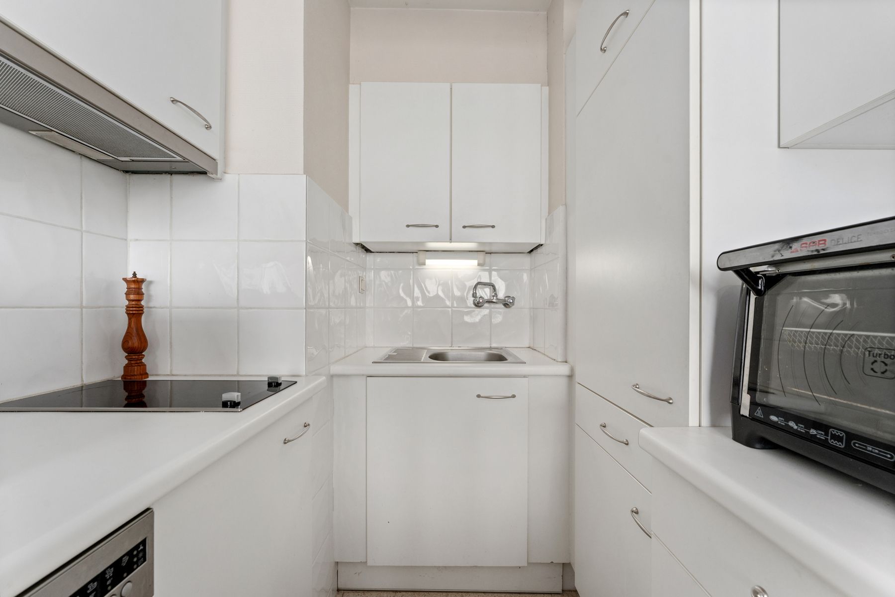 Verzorgde studio met prachtig zeezicht foto 6