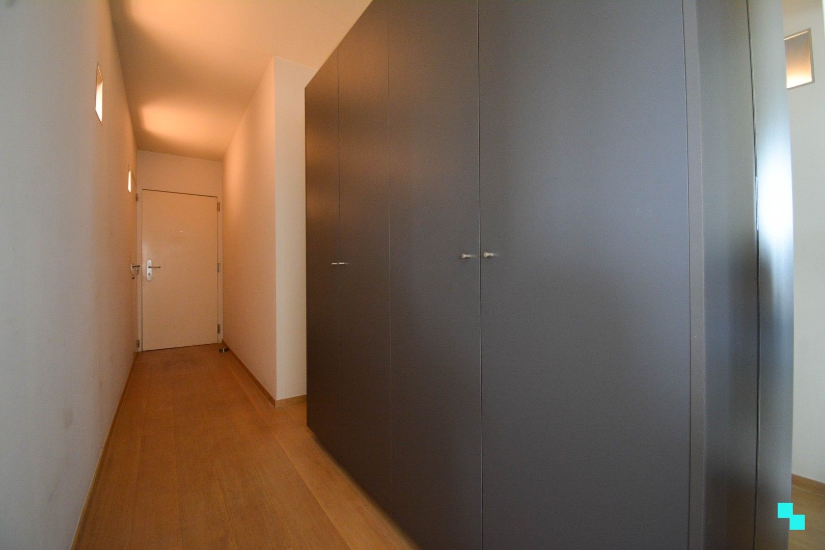 UItzonderlijk ruim appartement aan het water te Roeselare! foto 19