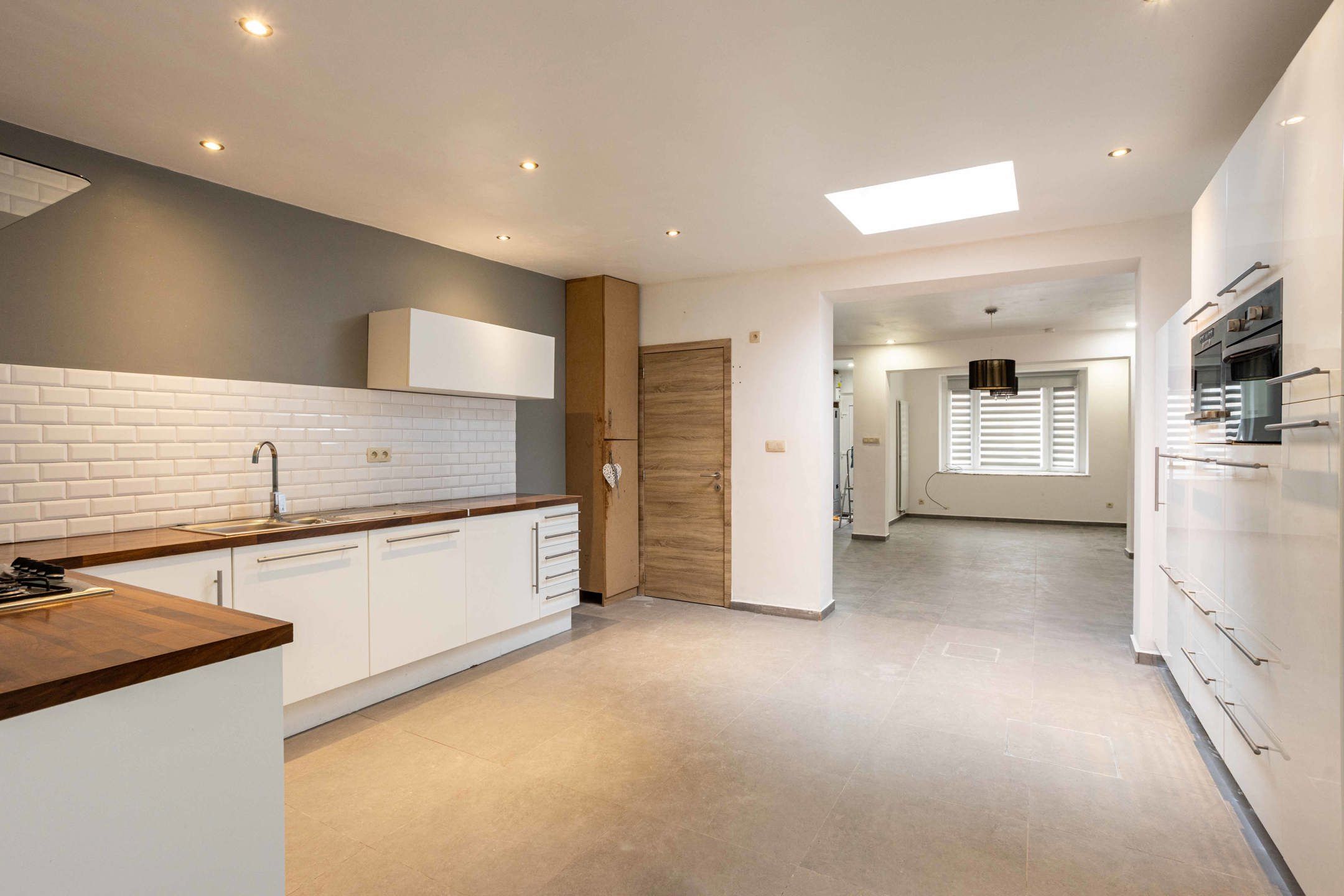 Gerenoveerde woning met 3 slaapkamers en terras. foto 8