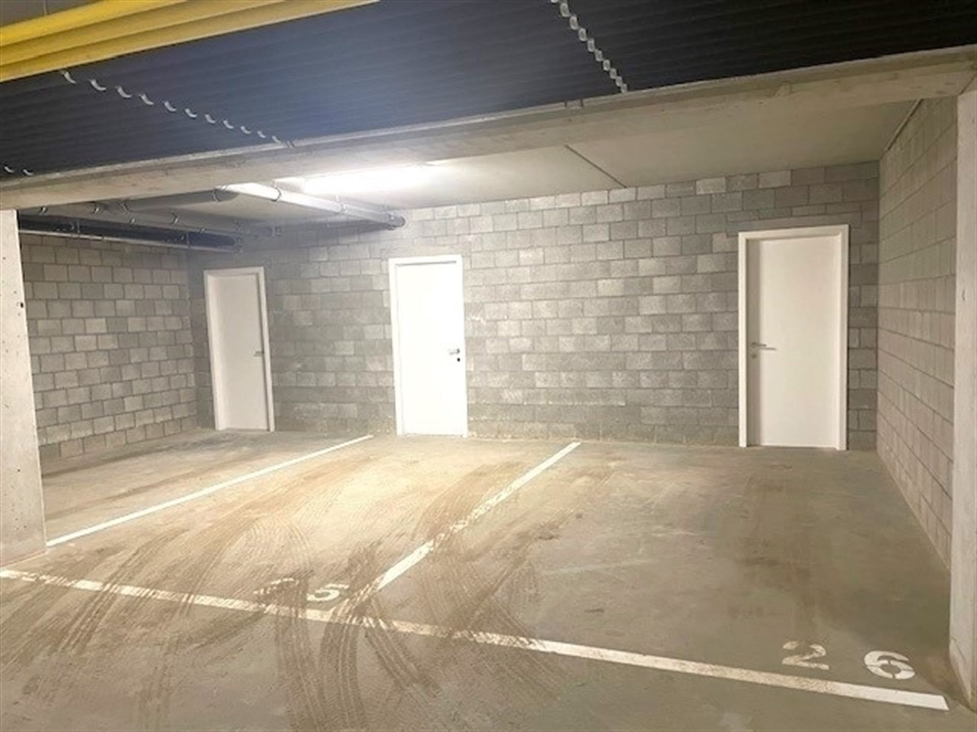 Prachtige nieuwbouwwoning met 3 slaapkamers, tuin en autostaanplaats nabij centrum! foto 9