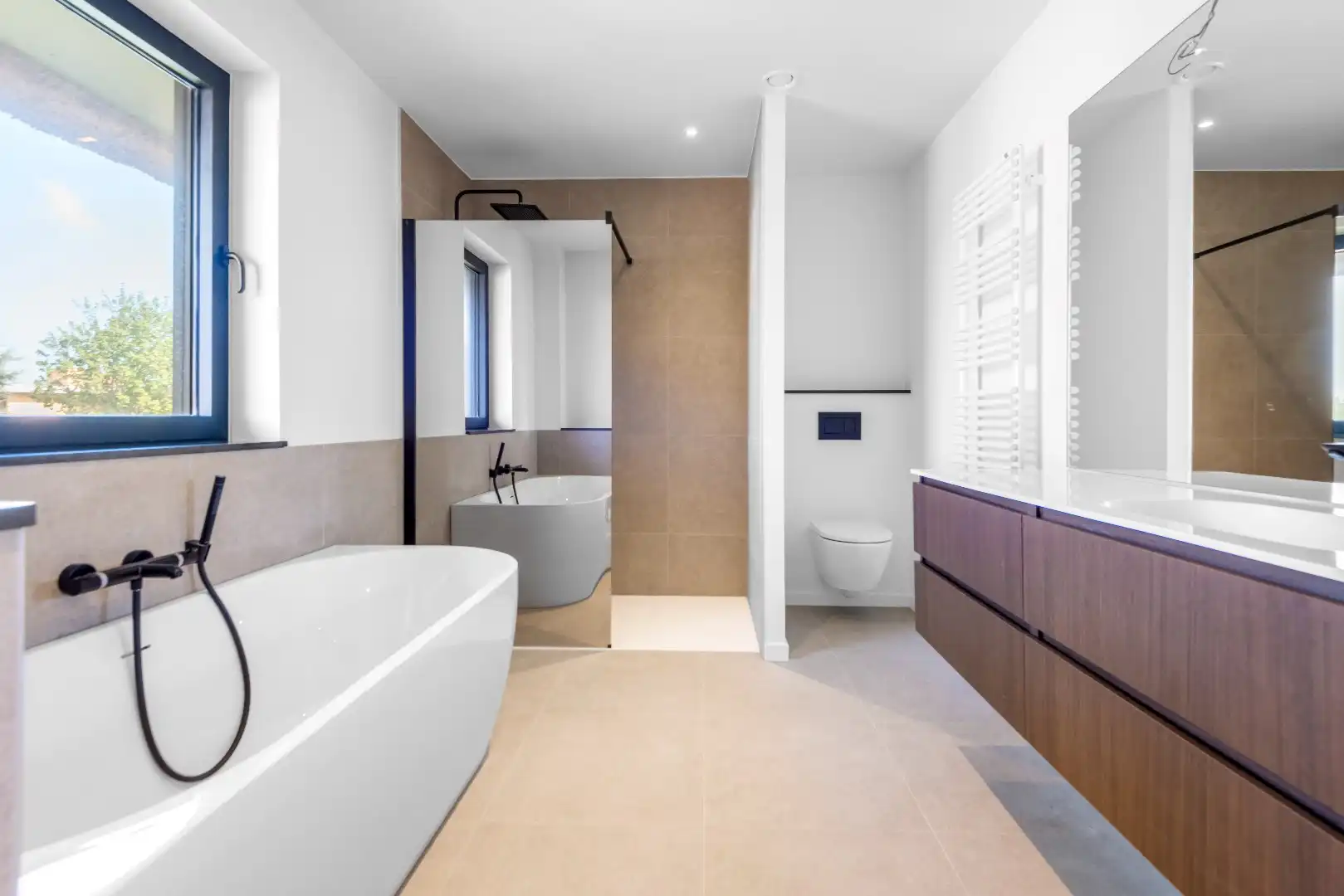 Prachtige nieuwbouw villa met zwembad in een rustige omgeving foto 19