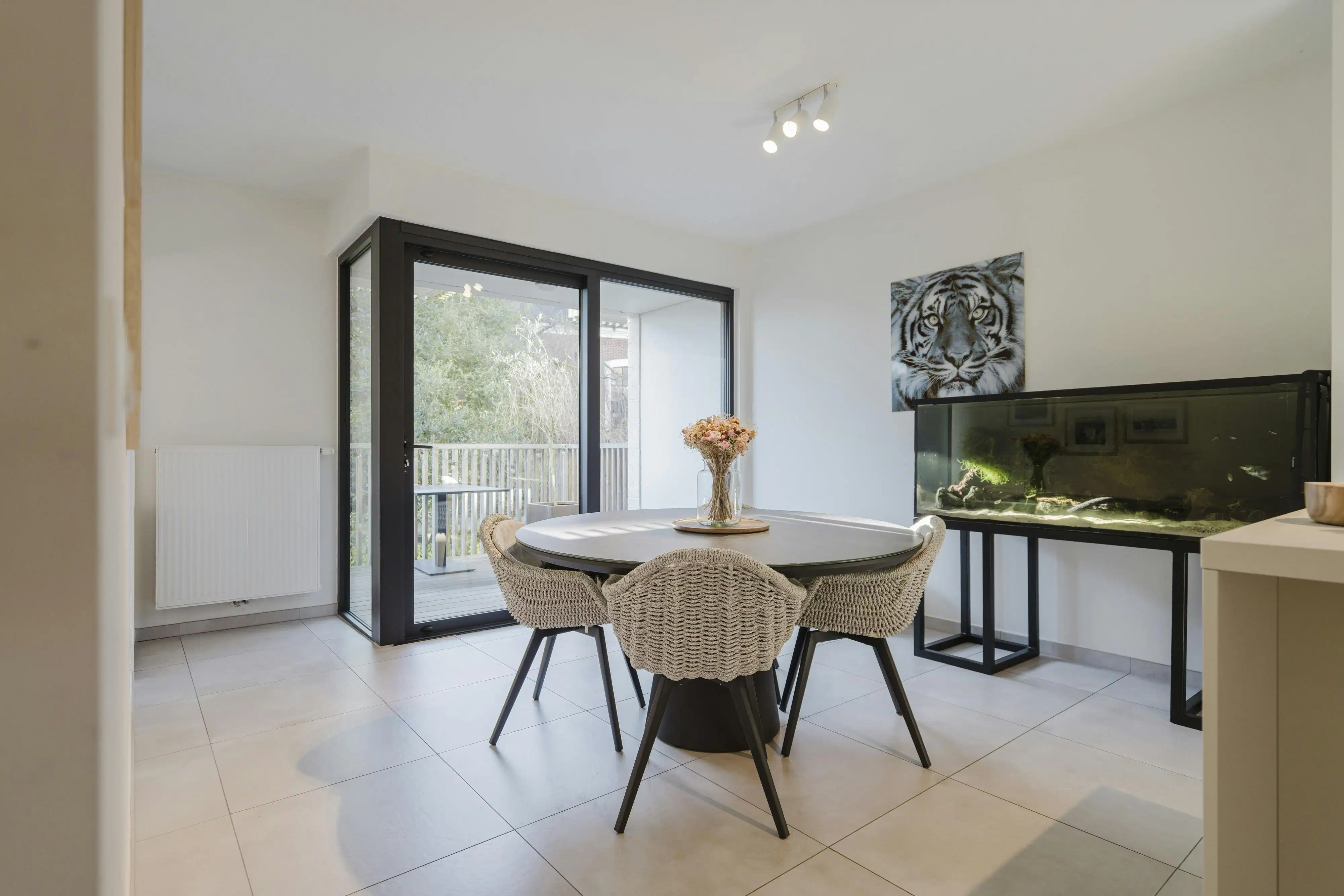 Lichtrijk energiezuinig appartement met terrassen en parking foto 3