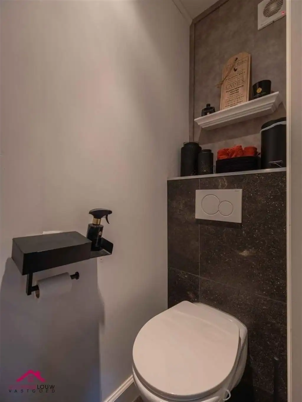 Gezellige en instapklare, half vrijstaande woning met veranda foto 11