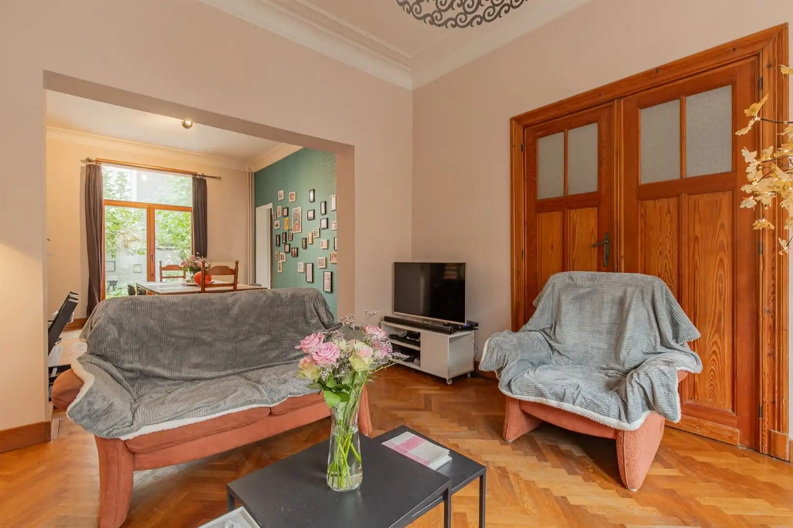 Karaktervol herenhuis met 4 slaapkamers, 2 badkamers en tuin op topligging in Jette foto 3